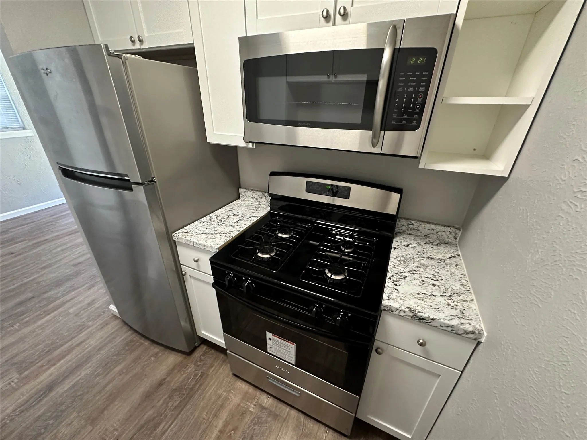 Duplex For Rent in Tarrant County , 907 S Mesquite Street 907A, Arlington, Texas 76010, 1 Bedroom, 1 Bathroom, Garage spaces, 500 Sqft, built in 1984, mls#21319995, Real Estate Agent in Arlington, Homes For Rent in Tarrant county, Homes For Rent in Arlington, Realtor in Arlington Texas, Real Estate Brokerage Independent Realty Texas, Luminita Cordes Realtor