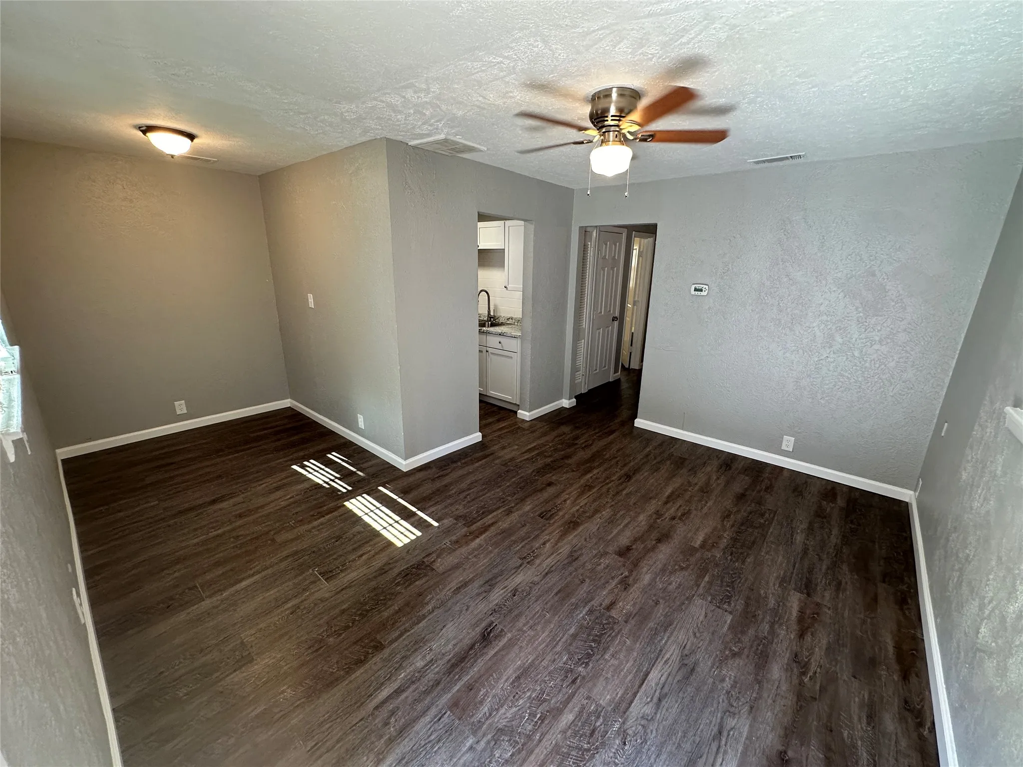 Duplex For Rent in Tarrant County , 907 S Mesquite Street 907A, Arlington, Texas 76010, 1 Bedroom, 1 Bathroom, Garage spaces, 500 Sqft, built in 1984, mls#21319995, Real Estate Agent in Arlington, Homes For Rent in Tarrant county, Homes For Rent in Arlington, Realtor in Arlington Texas, Real Estate Brokerage Independent Realty Texas, Luminita Cordes Realtor
