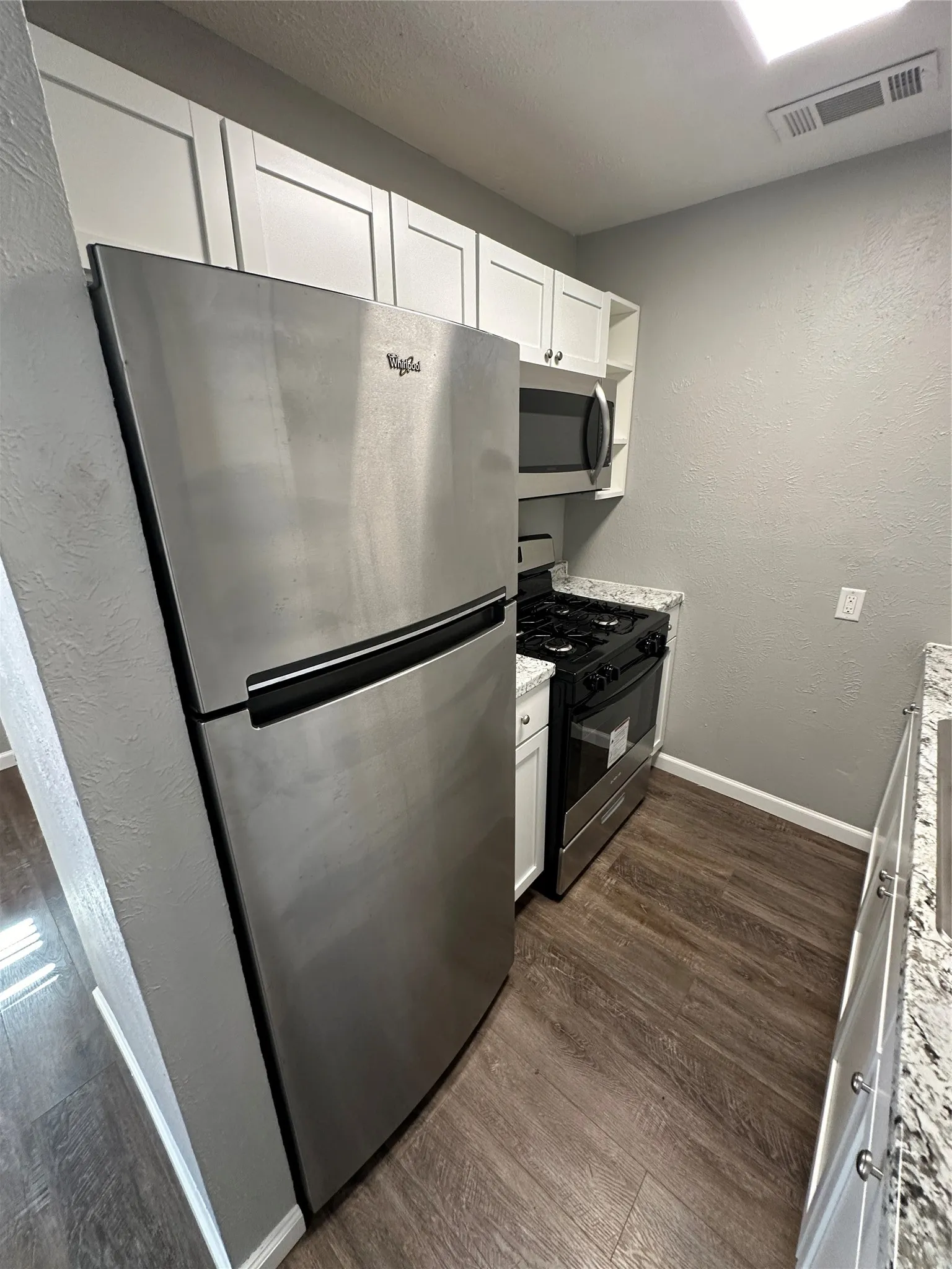 Duplex For Rent in Tarrant County , 907 S Mesquite Street 907A, Arlington, Texas 76010, 1 Bedroom, 1 Bathroom, Garage spaces, 500 Sqft, built in 1984, mls#21319995, Real Estate Agent in Arlington, Homes For Rent in Tarrant county, Homes For Rent in Arlington, Realtor in Arlington Texas, Real Estate Brokerage Independent Realty Texas, Luminita Cordes Realtor