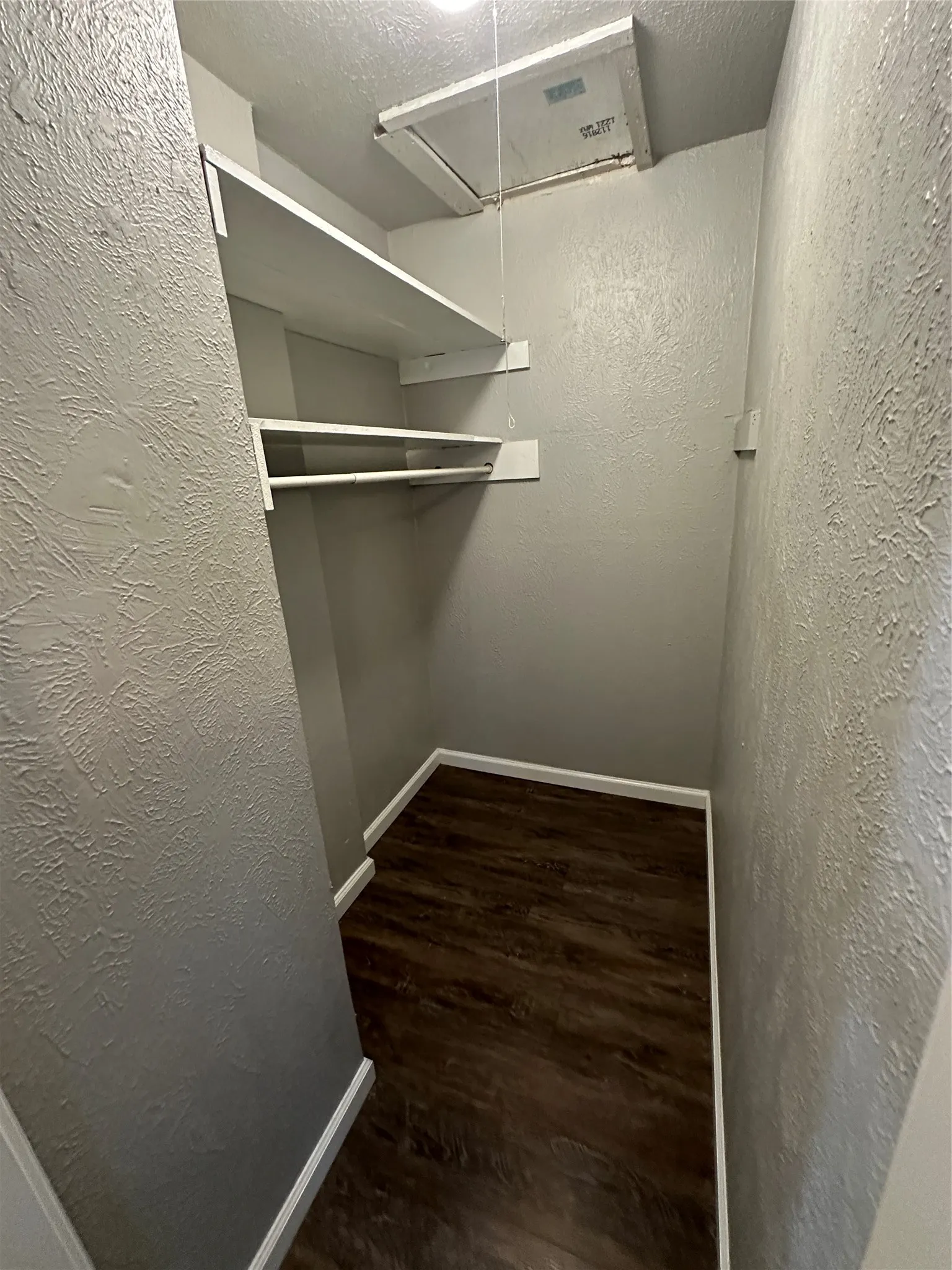 Duplex For Rent in Tarrant County , 907 S Mesquite Street 907A, Arlington, Texas 76010, 1 Bedroom, 1 Bathroom, Garage spaces, 500 Sqft, built in 1984, mls#21319995, Real Estate Agent in Arlington, Homes For Rent in Tarrant county, Homes For Rent in Arlington, Realtor in Arlington Texas, Real Estate Brokerage Independent Realty Texas, Luminita Cordes Realtor