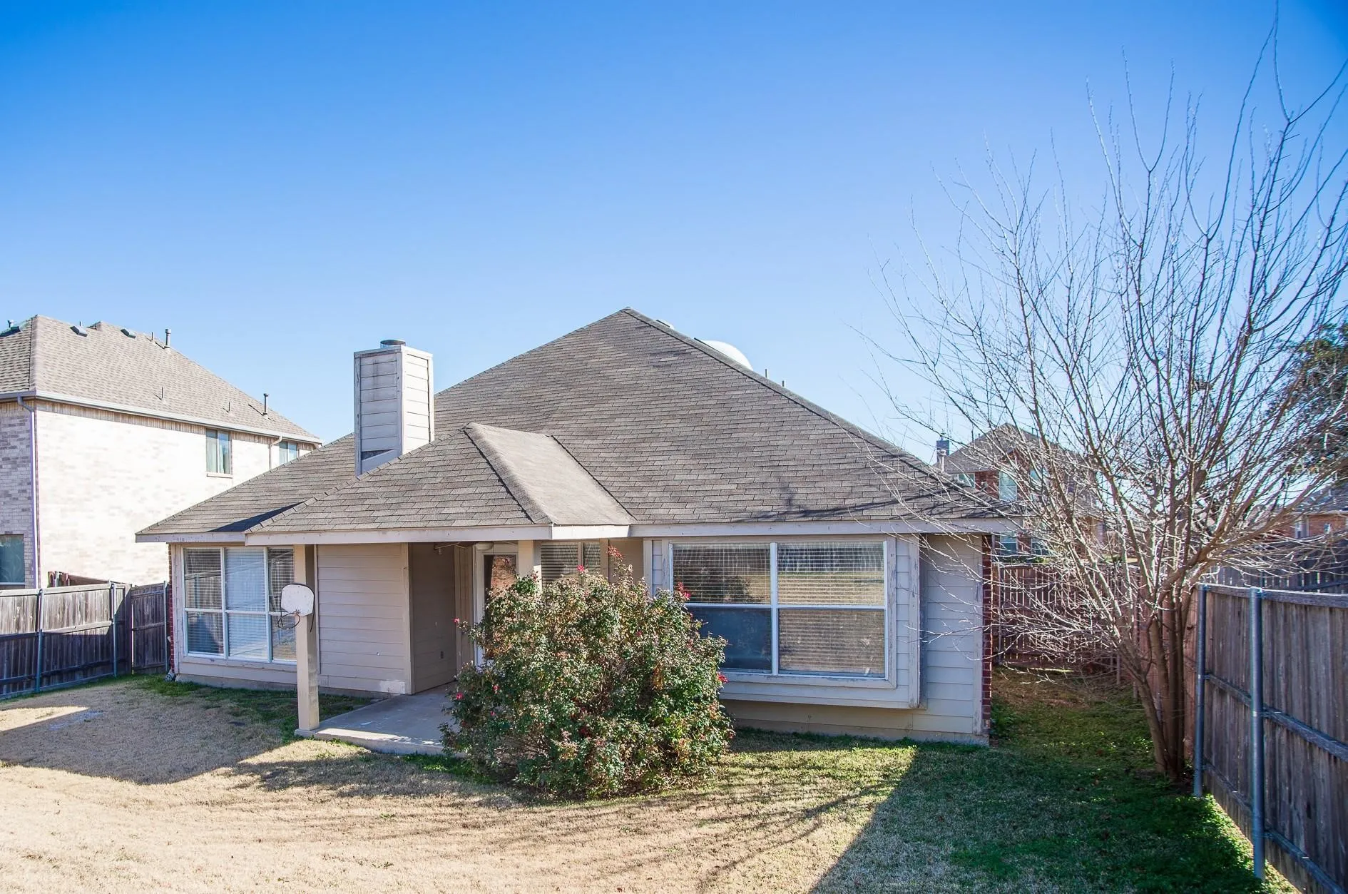 Single Family Residence For Rent in Dallas County , 6823 Woodcrest Drive, Sachse, Texas 75048, 4 Bedroom, 2 Bathroom, 1 Garage spaces, 1,851 Sqft, built in 2001, mls#21317393, Real Estate Agent in Sachse, Homes For Rent in Dallas county, Homes For Rent in Sachse, Realtor in Sachse Texas, Real Estate Brokerage Independent Realty Texas, Luminita Cordes Realtor