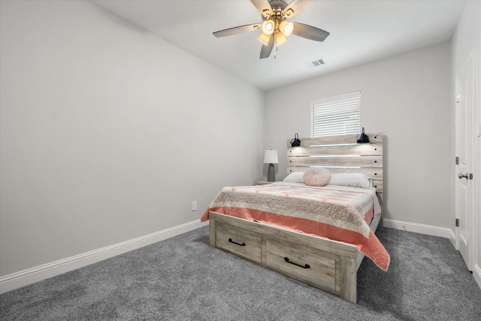 Townhouse For Rent in Tarrant County , 2333 Spring Park Boulevard, Arlington, Texas 76016, 4 Bedroom, 3 Bathroom, 2 Garage spaces, 2,500 Sqft, built in 2024, mls#21244792, Real Estate Agent in Arlington, Homes For Rent in Tarrant county, Homes For Rent in Arlington, Realtor in Arlington Texas, Real Estate Brokerage Independent Realty Texas, Luminita Cordes Realtor