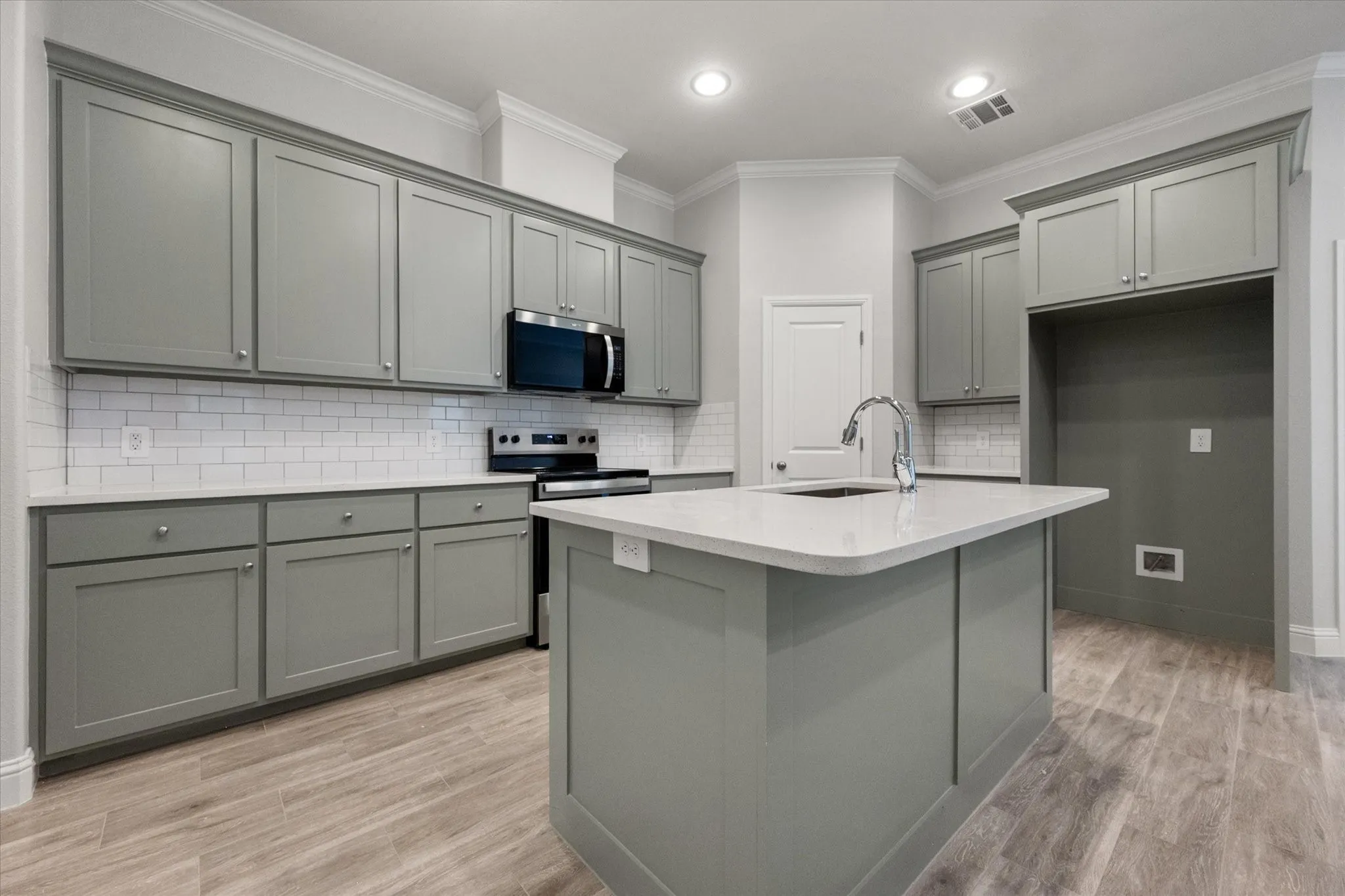 Townhouse For Rent in Tarrant County , 2333 Spring Park Boulevard, Arlington, Texas 76016, 4 Bedroom, 3 Bathroom, 2 Garage spaces, 2,500 Sqft, built in 2024, mls#21244792, Real Estate Agent in Arlington, Homes For Rent in Tarrant county, Homes For Rent in Arlington, Realtor in Arlington Texas, Real Estate Brokerage Independent Realty Texas, Luminita Cordes Realtor