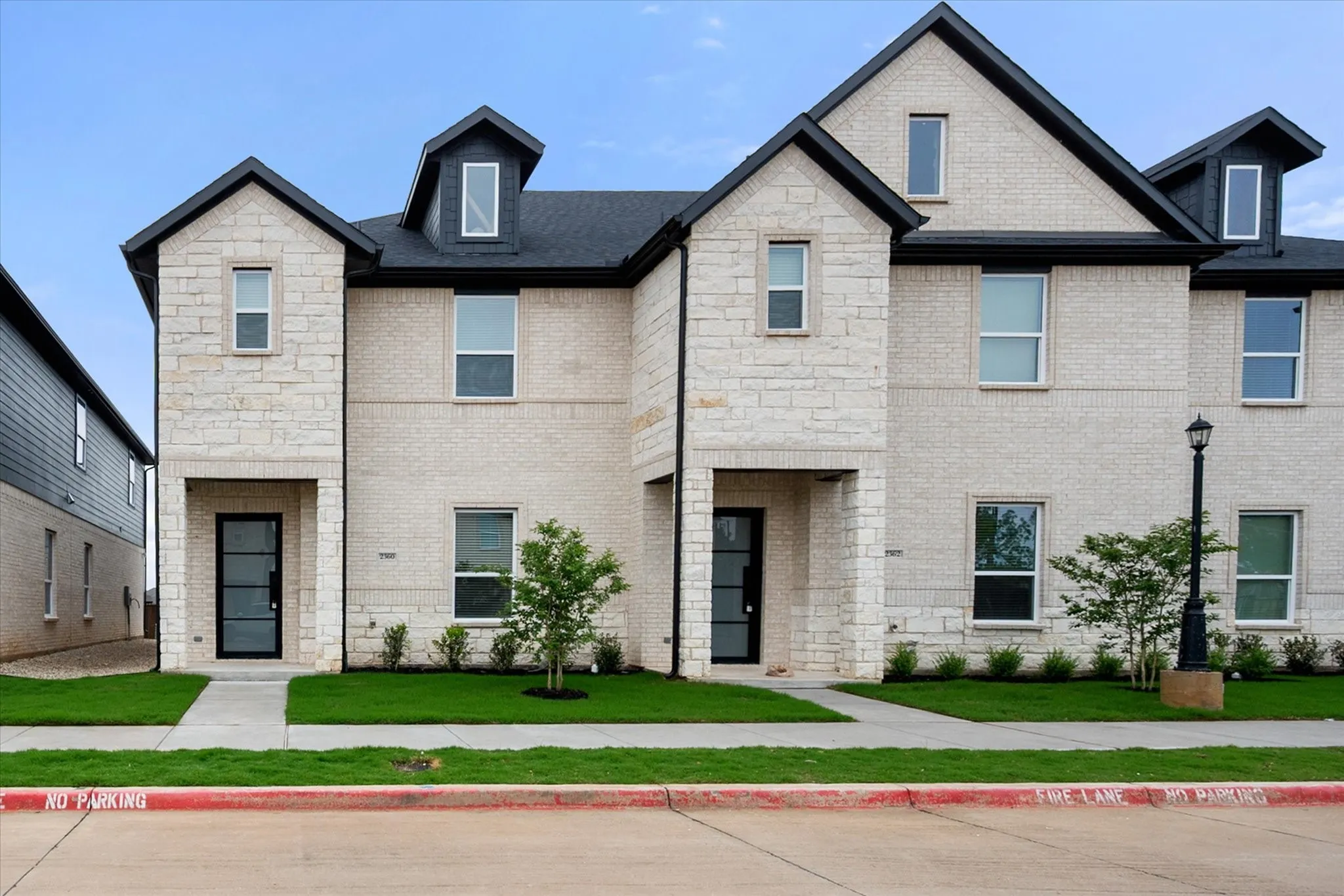 Townhouse For Rent in Tarrant County , 2333 Spring Park Boulevard, Arlington, Texas 76016, 4 Bedroom, 3 Bathroom, 2 Garage spaces, 2,500 Sqft, built in 2024, mls#21244792, Real Estate Agent in Arlington, Homes For Rent in Tarrant county, Homes For Rent in Arlington, Realtor in Arlington Texas, Real Estate Brokerage Independent Realty Texas, Luminita Cordes Realtor
