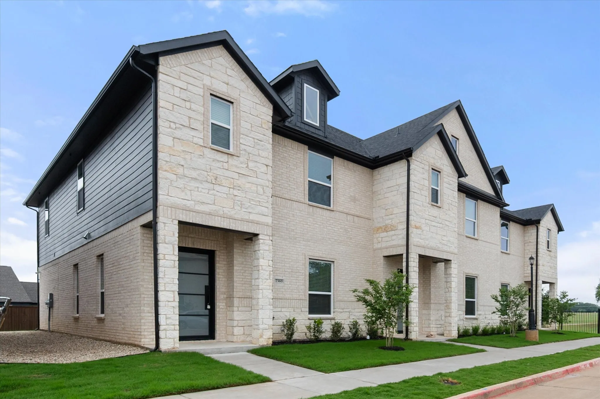 Townhouse For Rent in Tarrant County , 2333 Spring Park Boulevard, Arlington, Texas 76016, 4 Bedroom, 3 Bathroom, 2 Garage spaces, 2,500 Sqft, built in 2024, mls#21244792, Real Estate Agent in Arlington, Homes For Rent in Tarrant county, Homes For Rent in Arlington, Realtor in Arlington Texas, Real Estate Brokerage Independent Realty Texas, Luminita Cordes Realtor