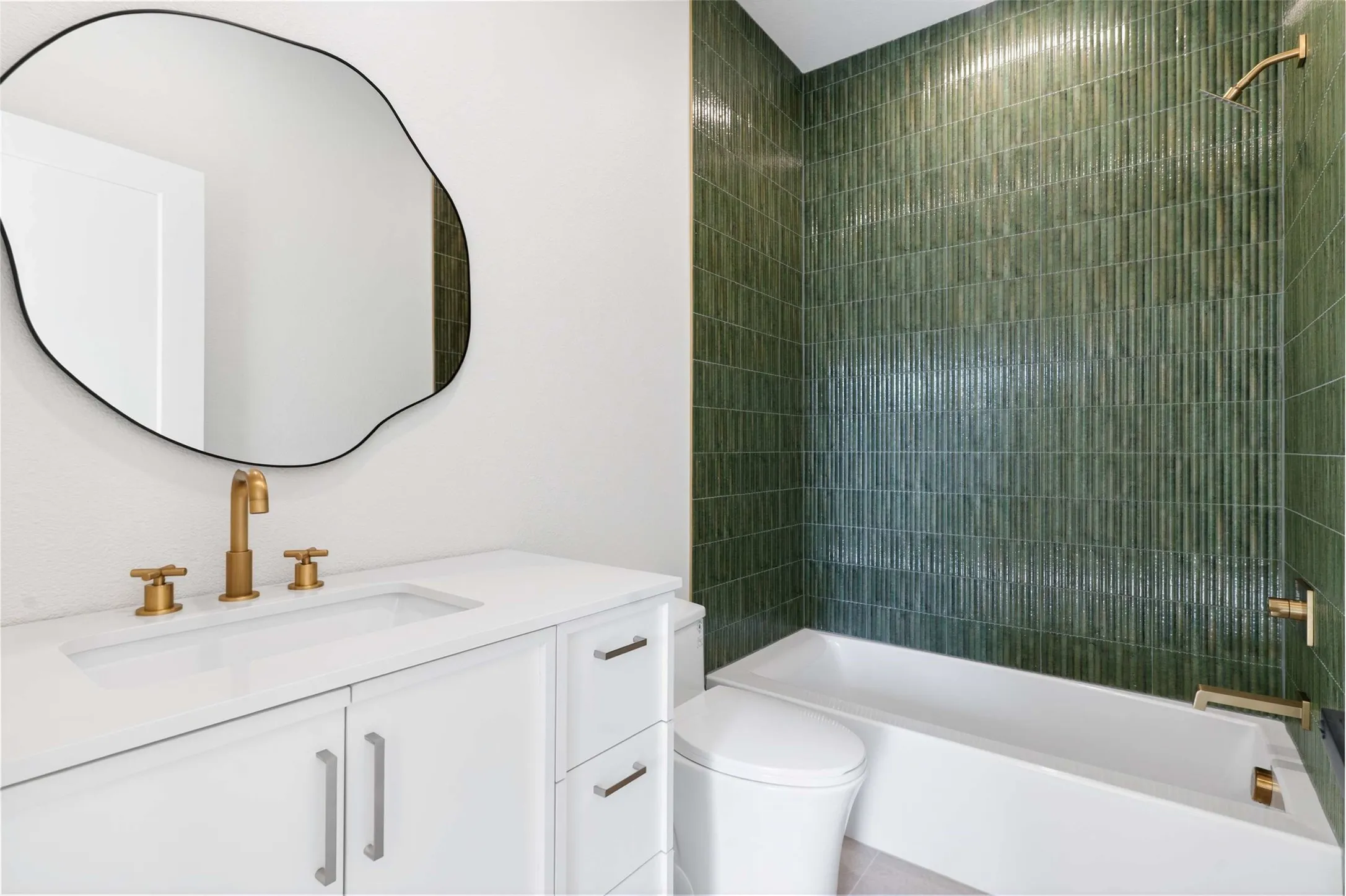 Apartment For Sale in Dallas County , 435 W 9th Street, Dallas, Texas 75208, 18 Bedroom, 16 Bathroom, Garage spaces, 0 Sqft, built in 1925, mls#21318003, Real Estate Agent in Dallas, Homes For Sale in Dallas county, Homes For Sale in Dallas, Realtor in Dallas Texas, Real Estate Brokerage Independent Realty Texas, Luminita Cordes Realtor