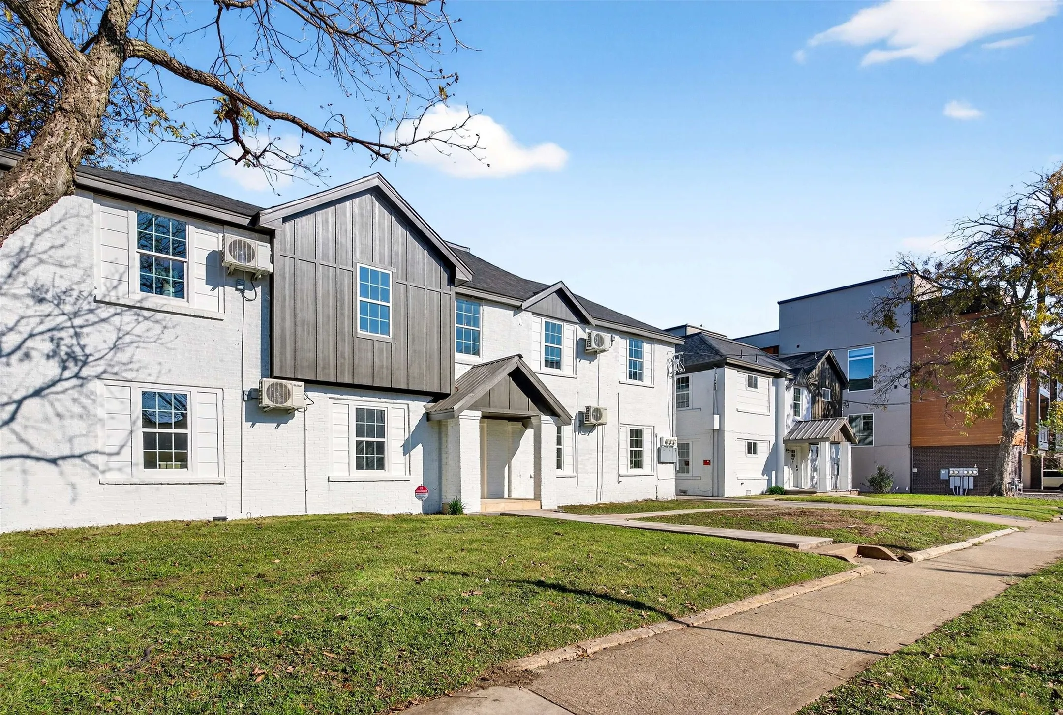 Apartment For Sale in Dallas County , 435 W 9th Street, Dallas, Texas 75208, 18 Bedroom, 16 Bathroom, Garage spaces, 0 Sqft, built in 1925, mls#21318003, Real Estate Agent in Dallas, Homes For Sale in Dallas county, Homes For Sale in Dallas, Realtor in Dallas Texas, Real Estate Brokerage Independent Realty Texas, Luminita Cordes Realtor