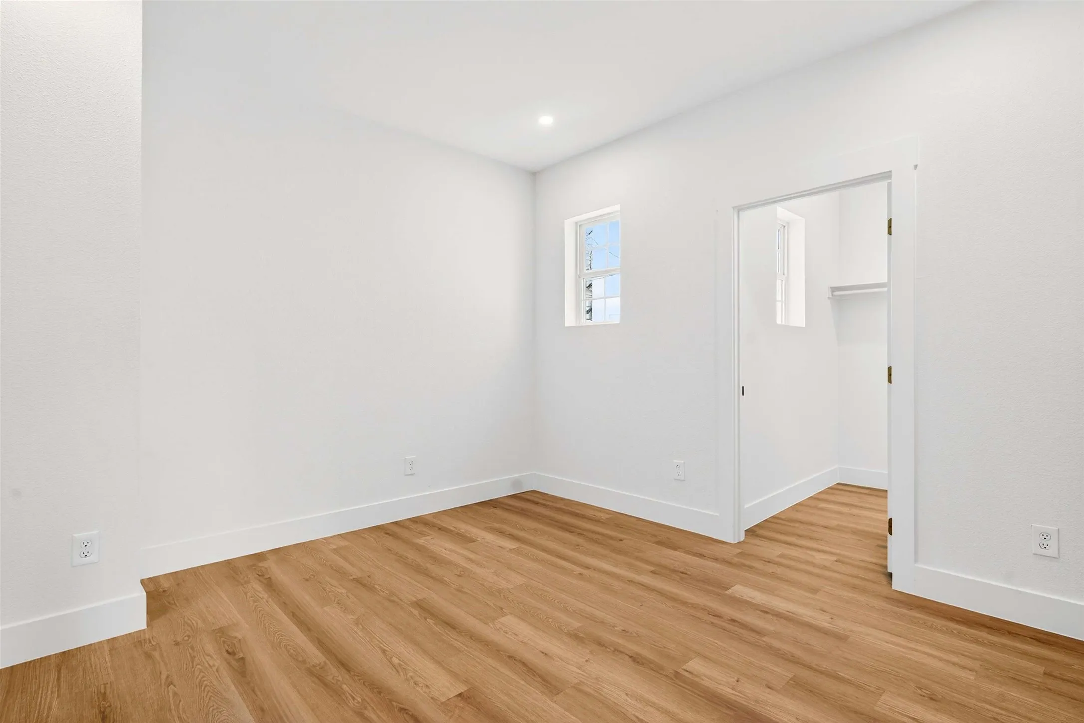 Apartment For Sale in Dallas County , 435 W 9th Street, Dallas, Texas 75208, 18 Bedroom, 16 Bathroom, Garage spaces, 0 Sqft, built in 1925, mls#21318003, Real Estate Agent in Dallas, Homes For Sale in Dallas county, Homes For Sale in Dallas, Realtor in Dallas Texas, Real Estate Brokerage Independent Realty Texas, Luminita Cordes Realtor