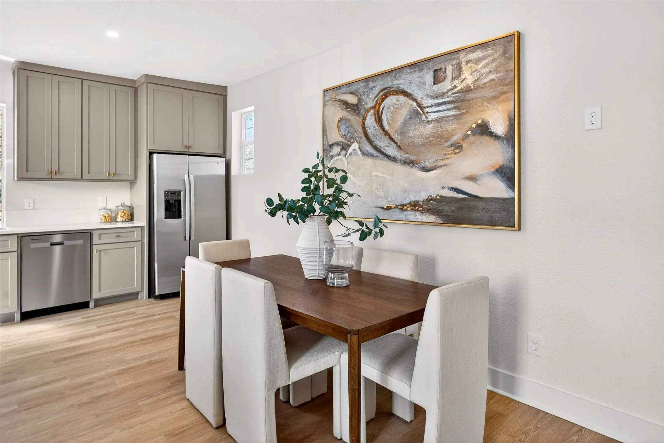 Apartment For Sale in Dallas County , 435 W 9th Street, Dallas, Texas 75208, 18 Bedroom, 16 Bathroom, Garage spaces, 0 Sqft, built in 1925, mls#21318003, Real Estate Agent in Dallas, Homes For Sale in Dallas county, Homes For Sale in Dallas, Realtor in Dallas Texas, Real Estate Brokerage Independent Realty Texas, Luminita Cordes Realtor