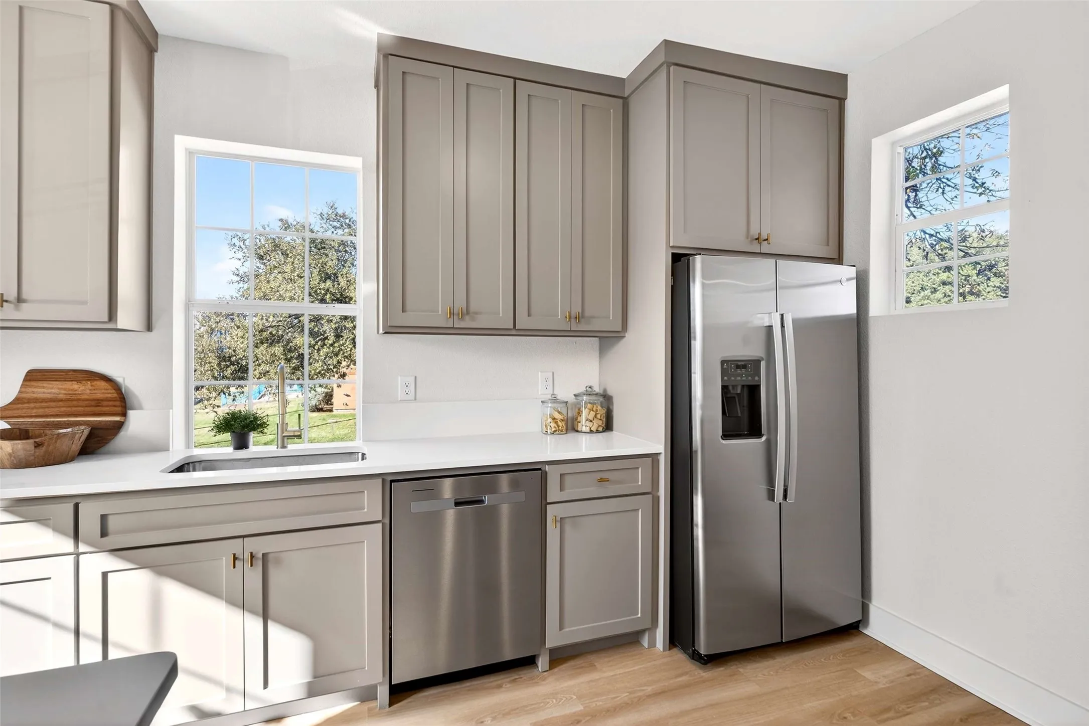 Apartment For Sale in Dallas County , 435 W 9th Street, Dallas, Texas 75208, 18 Bedroom, 16 Bathroom, Garage spaces, 0 Sqft, built in 1925, mls#21318003, Real Estate Agent in Dallas, Homes For Sale in Dallas county, Homes For Sale in Dallas, Realtor in Dallas Texas, Real Estate Brokerage Independent Realty Texas, Luminita Cordes Realtor