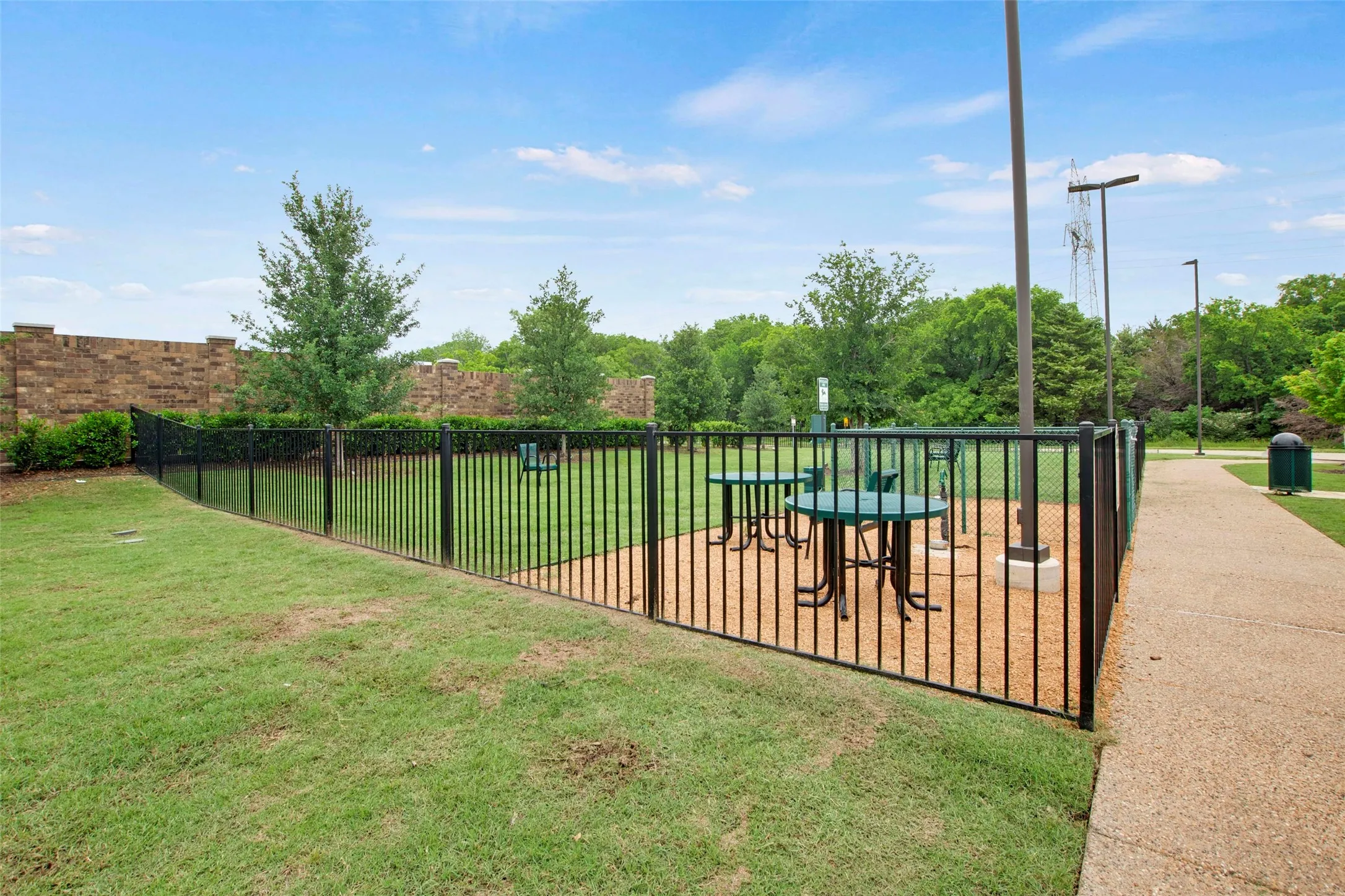 Townhouse For Sale in Denton County , 1271 Lamar Drive, Lewisville, Texas 75077, 3 Bedroom, 3 Bathroom, 2 Garage spaces, 1,741 Sqft, built in 2021, mls#21317402, Real Estate Agent in Lewisville, Homes For Sale in Denton county, Homes For Sale in Lewisville, Realtor in Lewisville Texas, Real Estate Brokerage Independent Realty Texas, Luminita Cordes Realtor