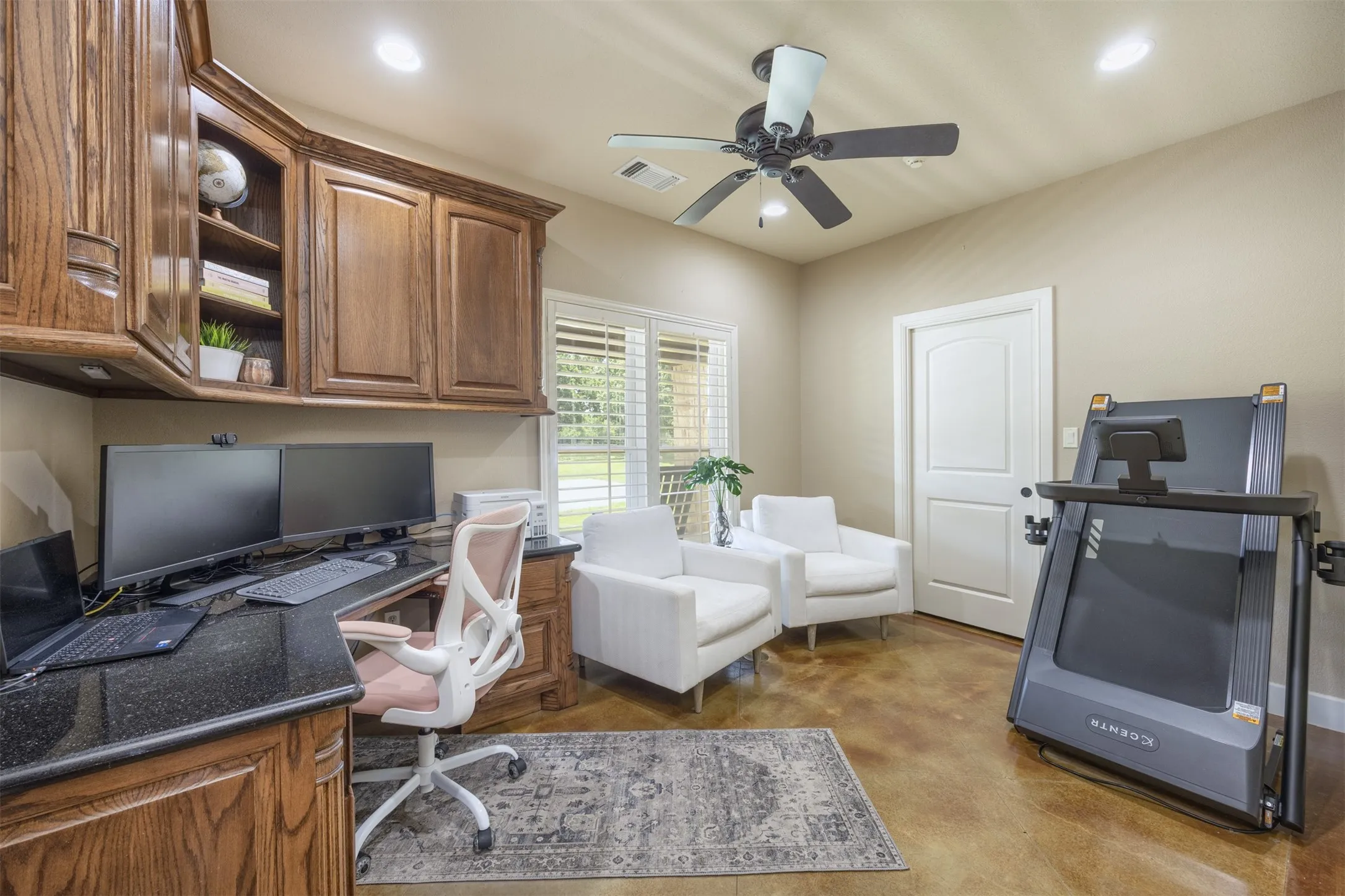 Single Family Residence For Sale in Grayson County , 1131 Harvey Lane, Denison, Texas 75020, 4 Bedroom, 4 Bathroom, 2 Garage spaces, 4,229 Sqft, built in 2008, mls#21316583, Real Estate Agent in Denison, Homes For Sale in Grayson county, Homes For Sale in Denison, Realtor in Denison Texas, Real Estate Brokerage Independent Realty Texas, Luminita Cordes Realtor