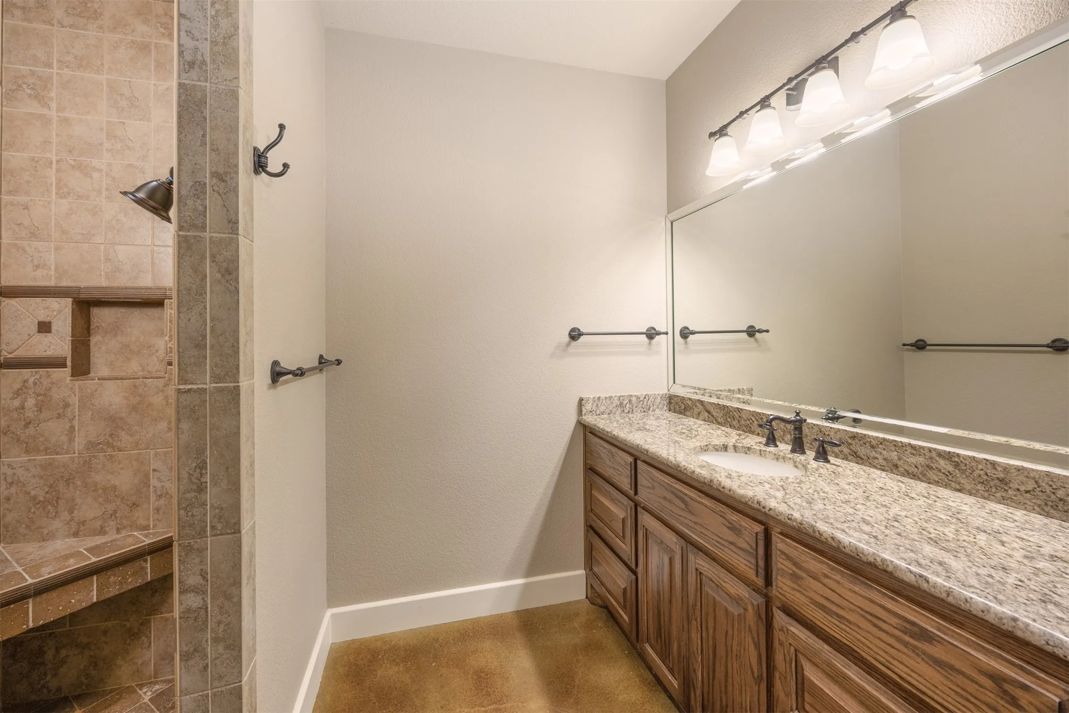 Single Family Residence For Sale in Grayson County , 1131 Harvey Lane, Denison, Texas 75020, 4 Bedroom, 4 Bathroom, 2 Garage spaces, 4,229 Sqft, built in 2008, mls#21316583, Real Estate Agent in Denison, Homes For Sale in Grayson county, Homes For Sale in Denison, Realtor in Denison Texas, Real Estate Brokerage Independent Realty Texas, Luminita Cordes Realtor