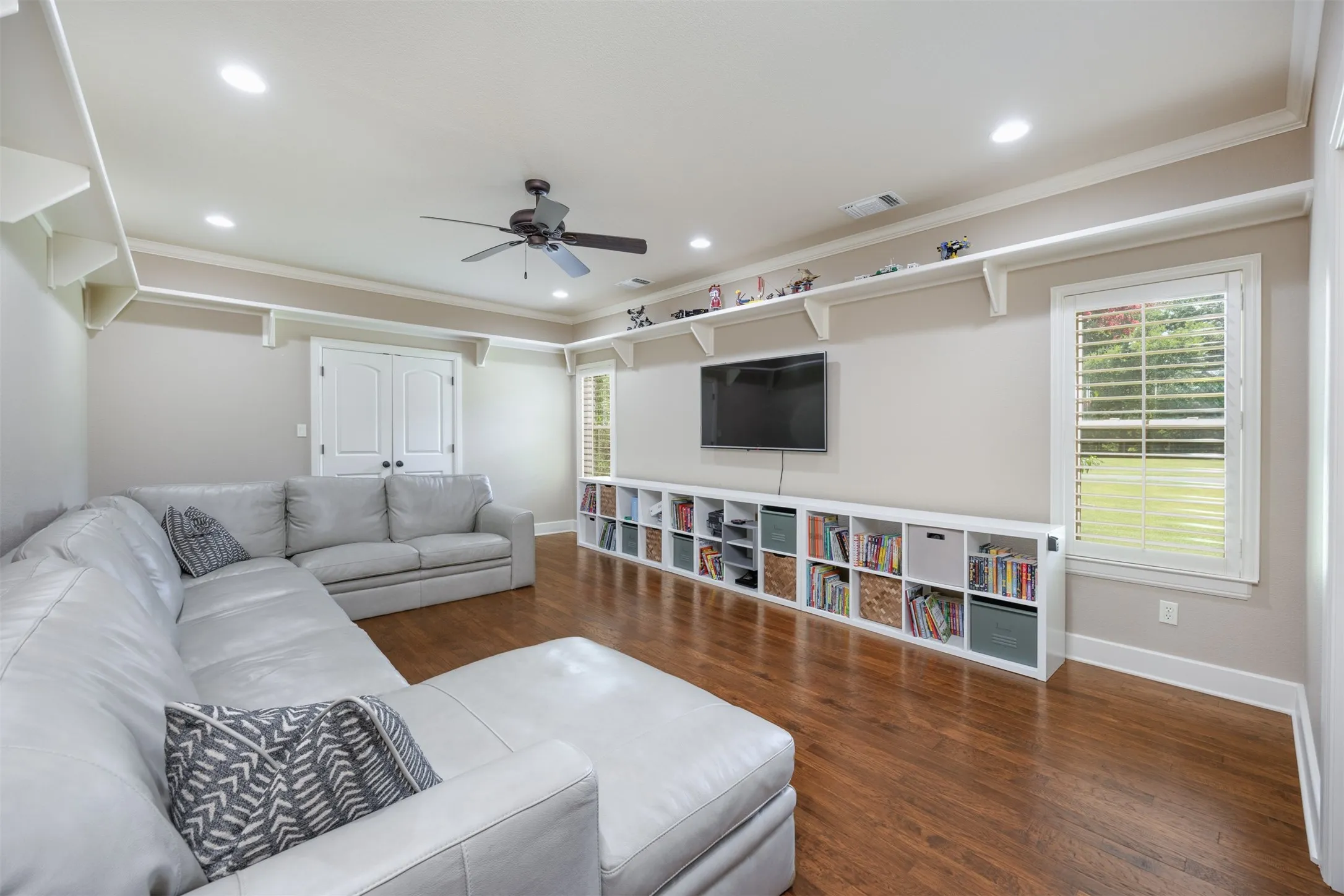 Single Family Residence For Sale in Grayson County , 1131 Harvey Lane, Denison, Texas 75020, 4 Bedroom, 4 Bathroom, 2 Garage spaces, 4,229 Sqft, built in 2008, mls#21316583, Real Estate Agent in Denison, Homes For Sale in Grayson county, Homes For Sale in Denison, Realtor in Denison Texas, Real Estate Brokerage Independent Realty Texas, Luminita Cordes Realtor