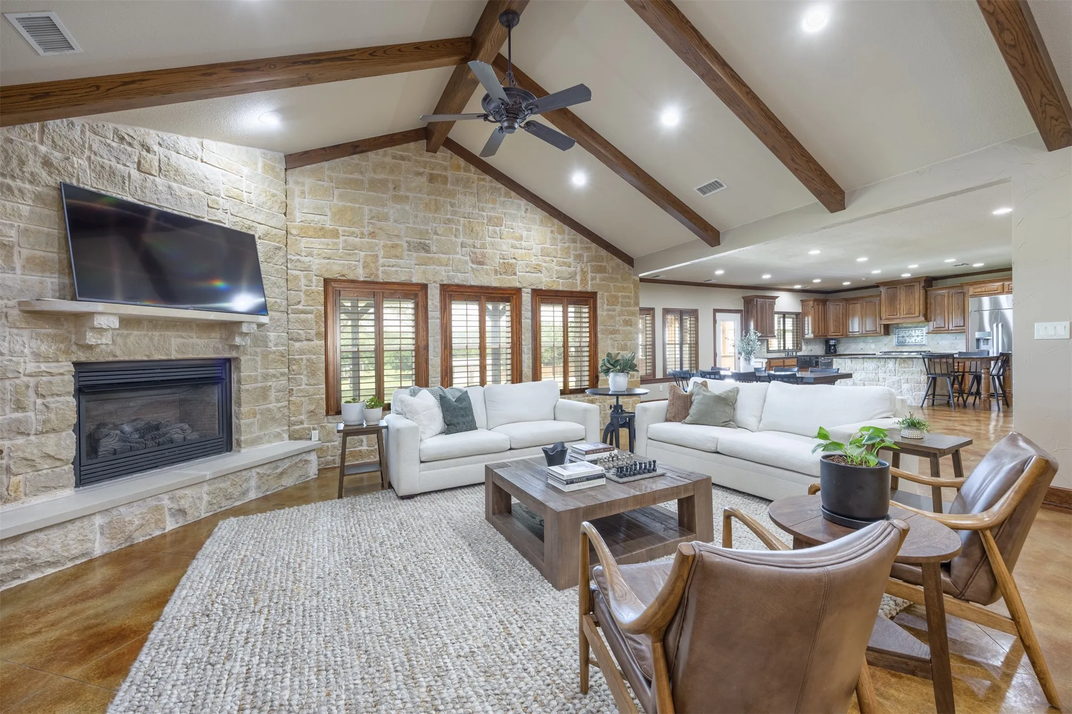 Single Family Residence For Sale in Grayson County , 1131 Harvey Lane, Denison, Texas 75020, 4 Bedroom, 4 Bathroom, 2 Garage spaces, 4,229 Sqft, built in 2008, mls#21316583, Real Estate Agent in Denison, Homes For Sale in Grayson county, Homes For Sale in Denison, Realtor in Denison Texas, Real Estate Brokerage Independent Realty Texas, Luminita Cordes Realtor