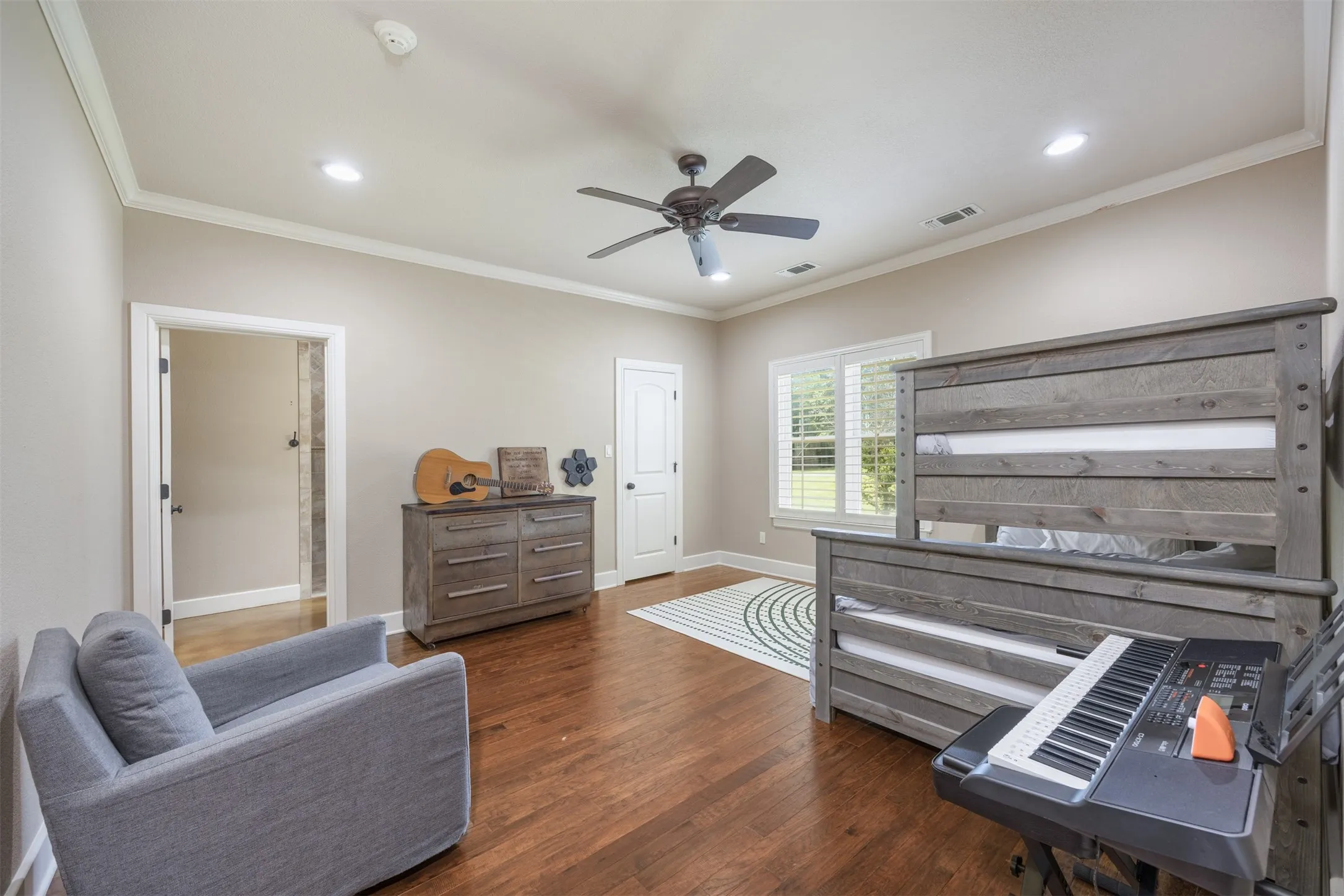 Single Family Residence For Sale in Grayson County , 1131 Harvey Lane, Denison, Texas 75020, 4 Bedroom, 4 Bathroom, 2 Garage spaces, 4,229 Sqft, built in 2008, mls#21316583, Real Estate Agent in Denison, Homes For Sale in Grayson county, Homes For Sale in Denison, Realtor in Denison Texas, Real Estate Brokerage Independent Realty Texas, Luminita Cordes Realtor