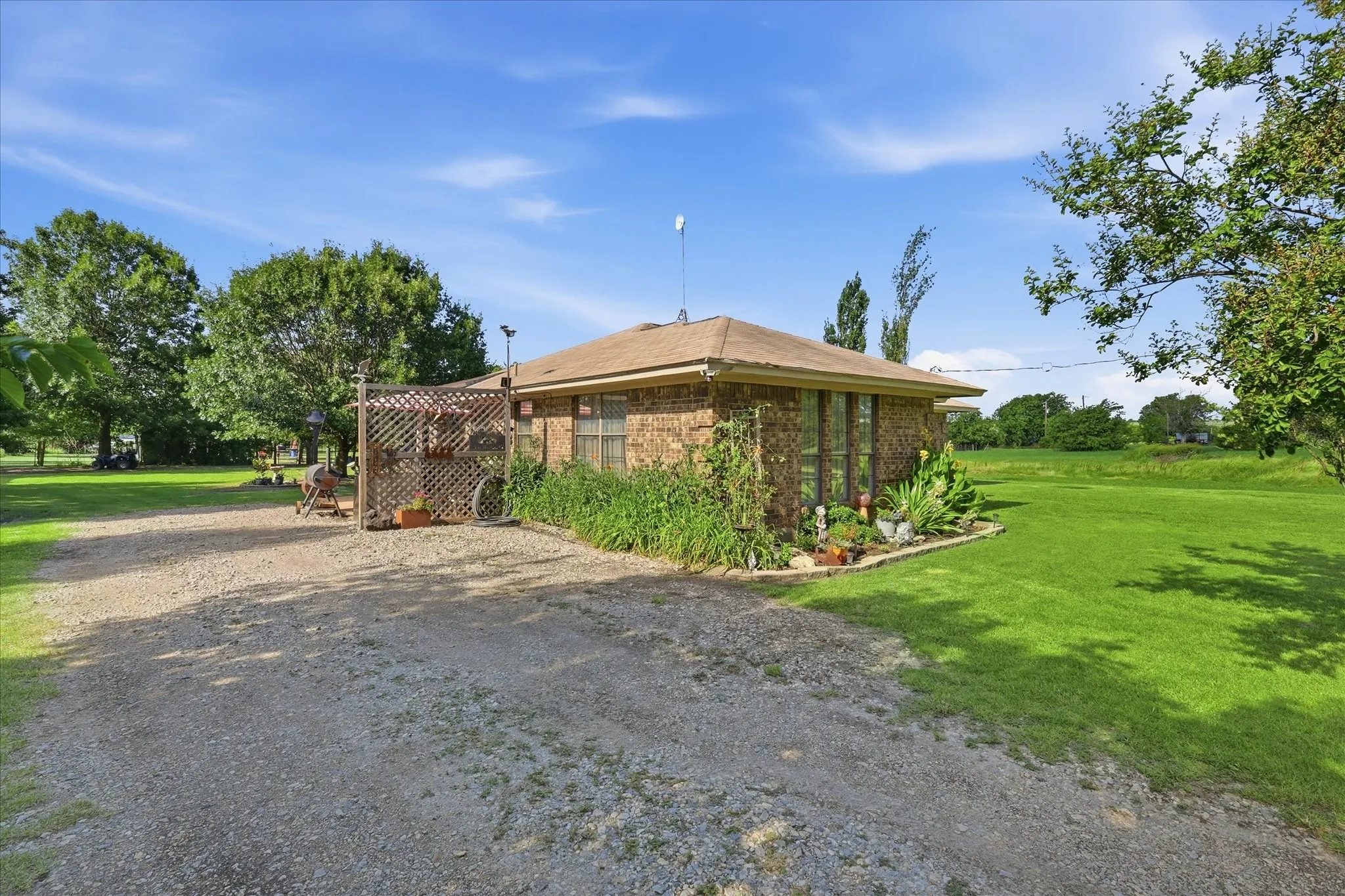 Improved Land For Sale in Parker County , 1025 Dominique Drive, Weatherford, Texas 76087, 0, 0, Garage spaces, 0 Sqft, built in 1985, mls#21319739, Real Estate Agent in Weatherford, Homes For Sale in Parker county, Homes For Sale in Weatherford, Realtor in Weatherford Texas, Real Estate Brokerage Independent Realty Texas, Luminita Cordes Realtor