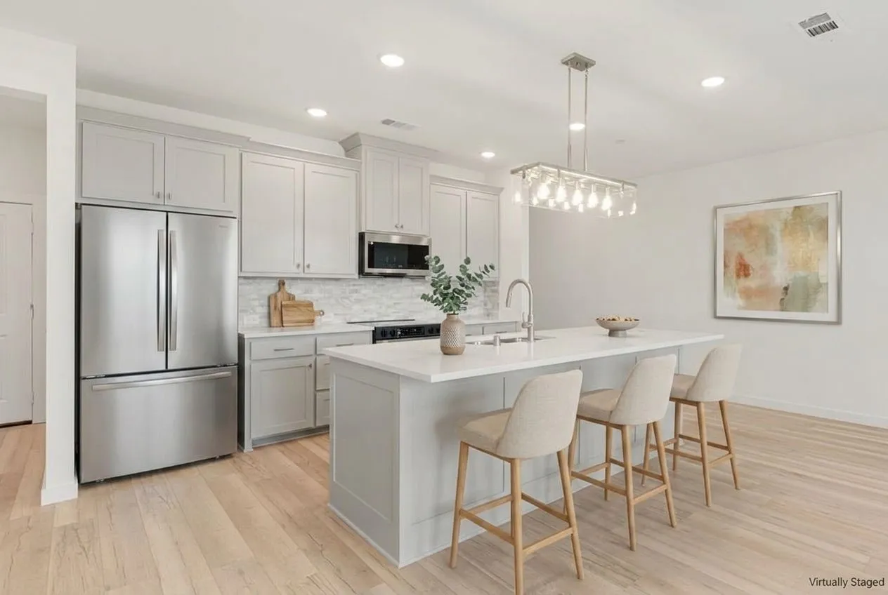 4631 Hawks Trail vs kitchen 2