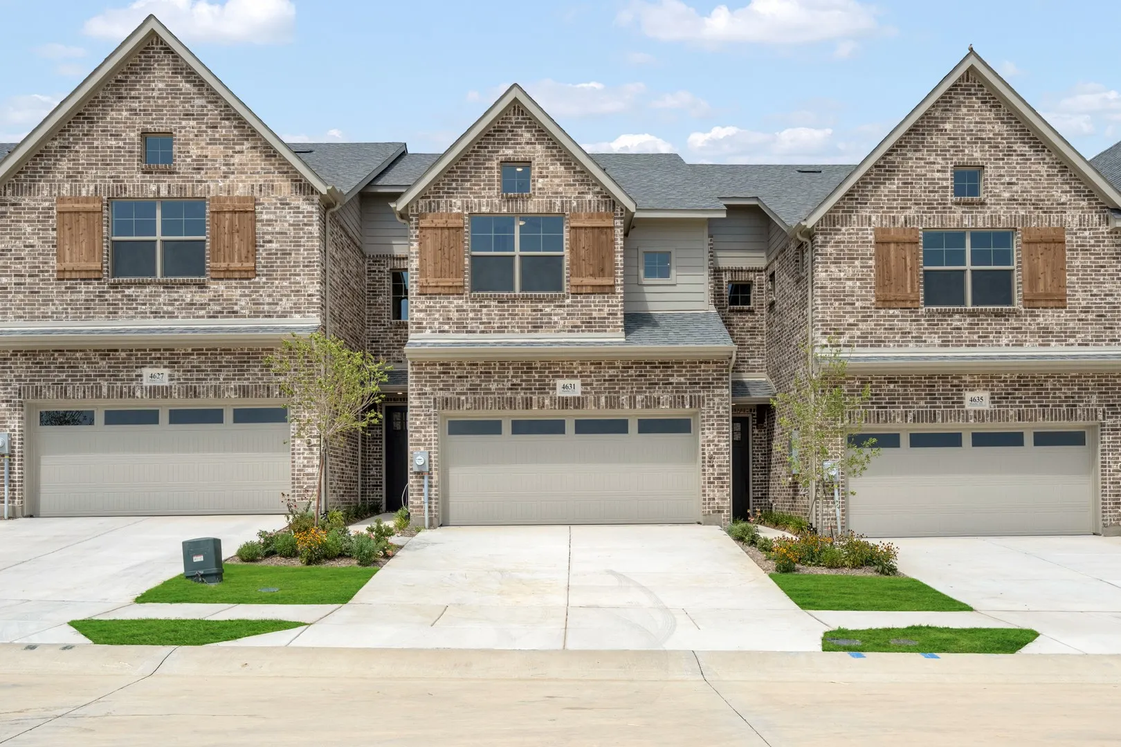 Single Family Residence For Sale in Denton County , 4631 Hawks Trail, Oak Point, Texas 75068, 3 Bedroom, 3 Bathroom, 2 Garage spaces, 2,047 Sqft, built in 2026, mls#21319914, Real Estate Agent in Oak Point, Homes For Sale in Denton county, Homes For Sale in Oak Point, Realtor in Oak Point Texas, Real Estate Brokerage Independent Realty Texas, Luminita Cordes Realtor