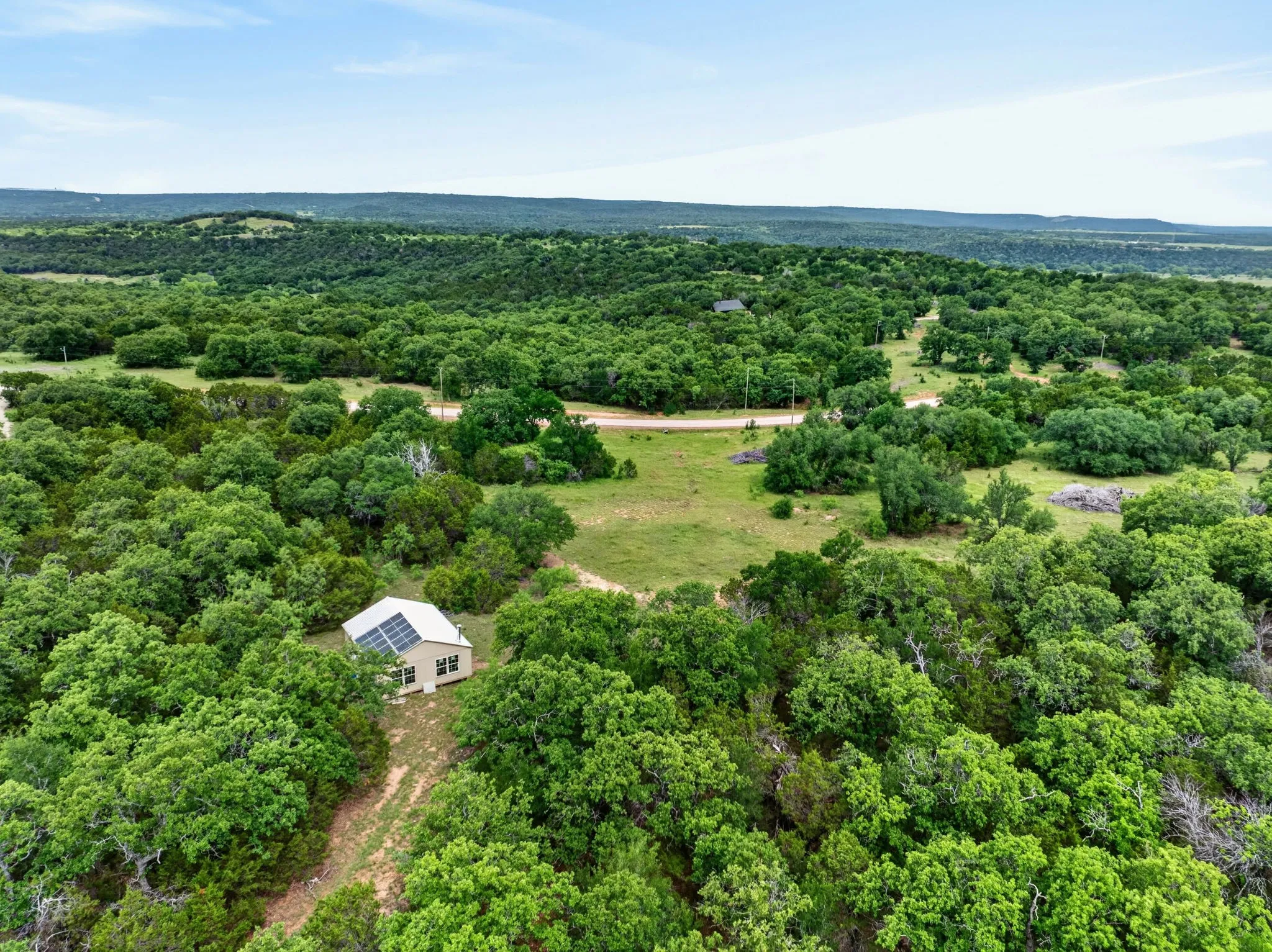 Single Family Residence For Sale in Palo Pinto County , 1066 High Point Drive, Mineral Wells, Texas 76067, 2 Bedroom, 1 Bathroom, Garage spaces, 624 Sqft, built in 2023, mls#21319802, Real Estate Agent in Mineral Wells, Homes For Sale in Palo Pinto county, Homes For Sale in Mineral Wells, Realtor in Mineral Wells Texas, Real Estate Brokerage Independent Realty Texas, Luminita Cordes Realtor