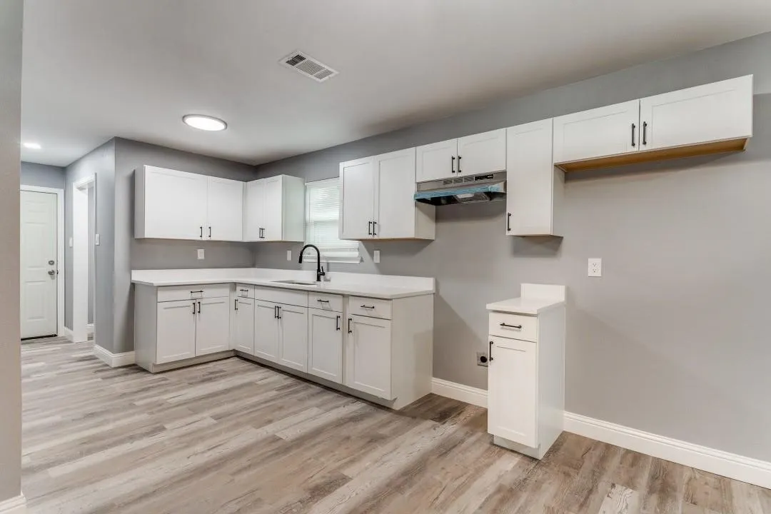 Single Family Residence For Sale in Dallas County , 2314 Dathe Street, Dallas, Texas 75215, 3 Bedroom, 2 Bathroom, Garage spaces, 1,388 Sqft, built in 1930, mls#21318492, Real Estate Agent in Dallas, Homes For Sale in Dallas county, Homes For Sale in Dallas, Realtor in Dallas Texas, Real Estate Brokerage Independent Realty Texas, Luminita Cordes Realtor
