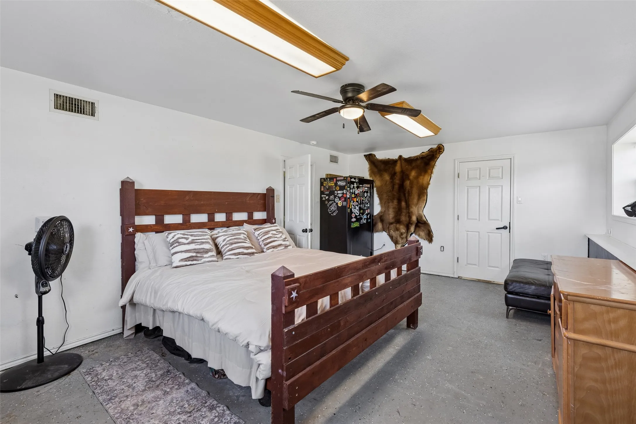 Farm For Sale in Van Zandt County , 2986 Vz County Road 3208, Wills Point, Texas 75169, 4 Bedroom, 2 Bathroom, Garage spaces, 3,329 Sqft, built in 1970, mls#21314009, Real Estate Agent in Wills Point, Homes For Sale in Van Zandt county, Homes For Sale in Wills Point, Realtor in Wills Point Texas, Real Estate Brokerage Independent Realty Texas, Luminita Cordes Realtor