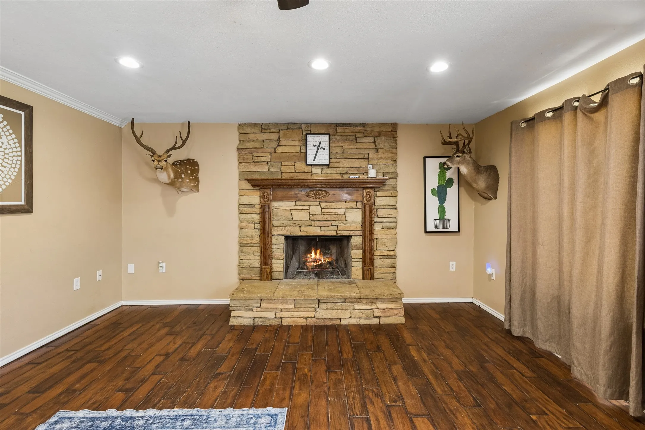 Farm For Sale in Van Zandt County , 2986 Vz County Road 3208, Wills Point, Texas 75169, 4 Bedroom, 2 Bathroom, Garage spaces, 3,329 Sqft, built in 1970, mls#21314009, Real Estate Agent in Wills Point, Homes For Sale in Van Zandt county, Homes For Sale in Wills Point, Realtor in Wills Point Texas, Real Estate Brokerage Independent Realty Texas, Luminita Cordes Realtor