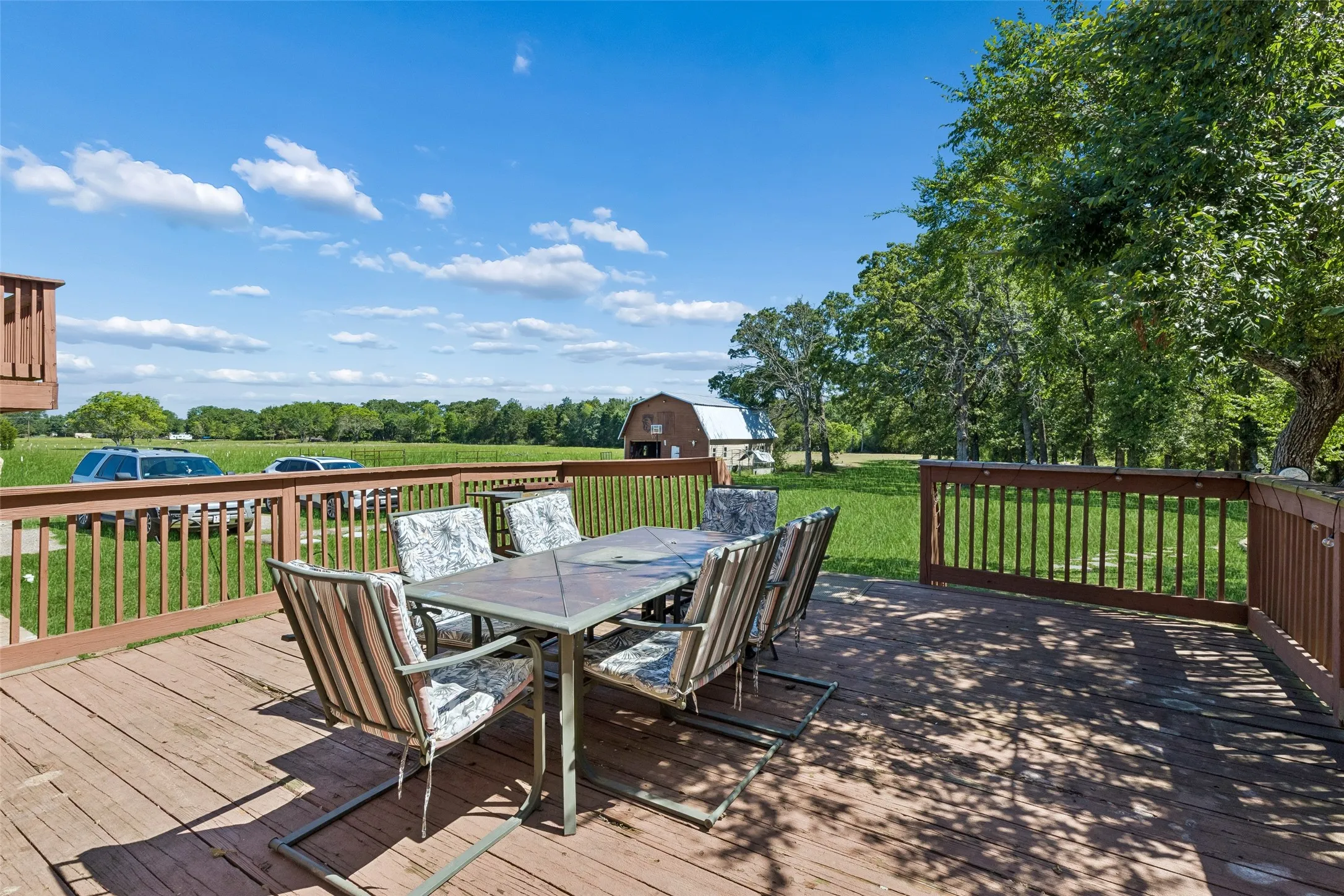 Farm For Sale in Van Zandt County , 2986 Vz County Road 3208, Wills Point, Texas 75169, 4 Bedroom, 2 Bathroom, Garage spaces, 3,329 Sqft, built in 1970, mls#21314009, Real Estate Agent in Wills Point, Homes For Sale in Van Zandt county, Homes For Sale in Wills Point, Realtor in Wills Point Texas, Real Estate Brokerage Independent Realty Texas, Luminita Cordes Realtor