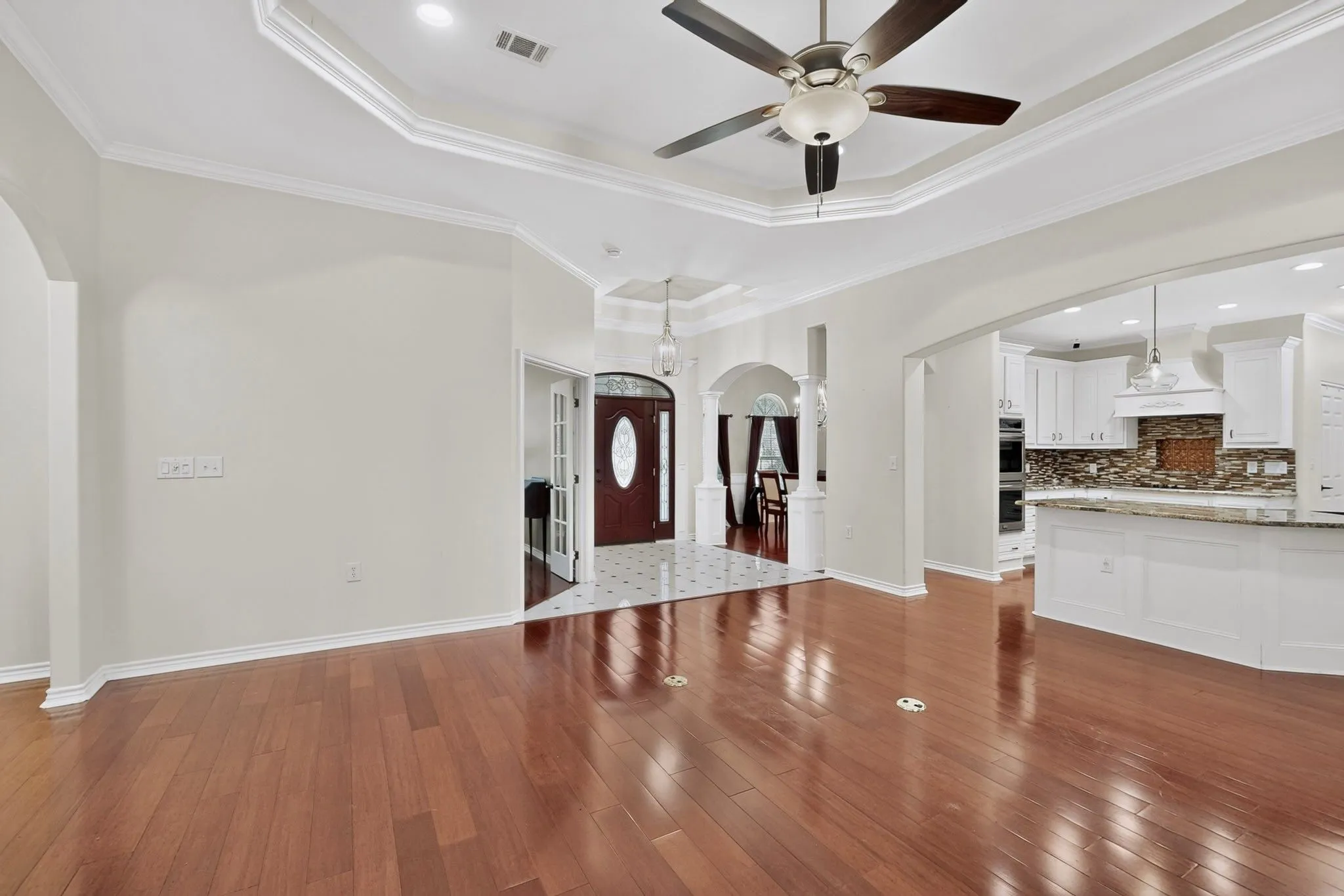 Single Family Residence For Sale in Kaufman County , 108 Cape Shore Drive, Mabank, Texas 75143, 4 Bedroom, 3 Bathroom, 2 Garage spaces, 2,728 Sqft, built in 2016, mls#21318105, Real Estate Agent in Mabank, Homes For Sale in Kaufman county, Homes For Sale in Mabank, Realtor in Mabank Texas, Real Estate Brokerage Independent Realty Texas, Luminita Cordes Realtor