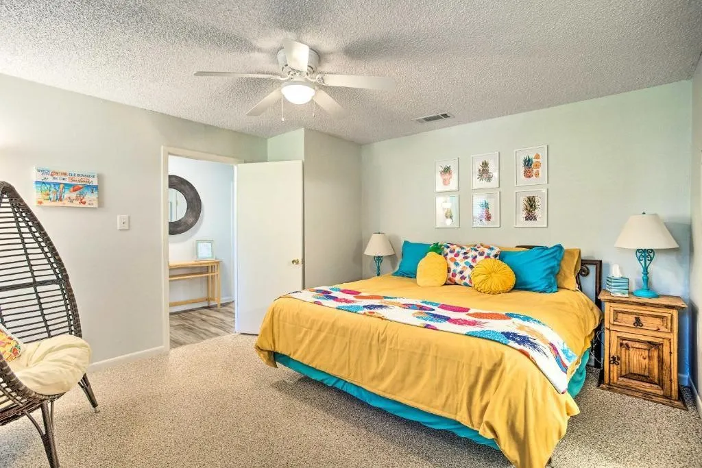 Single Family Residence For Sale in Henderson County , 108 Camino Robles Street, Gun Barrel City, Texas 75156, 4 Bedrooms, 2 Bathrooms, Garage spaces, 1,524 Sqft, built in 1972, Price $475,000, mls#21315748, Real Estate Agent in Gun Barrel City, Homes For Sale in Henderson county, Homes For Sale in Gun Barrel City, Realtor in Gun Barrel City Texas, Real Estate Brokerage Independent Realty Texas, Luminita Cordes Realtor