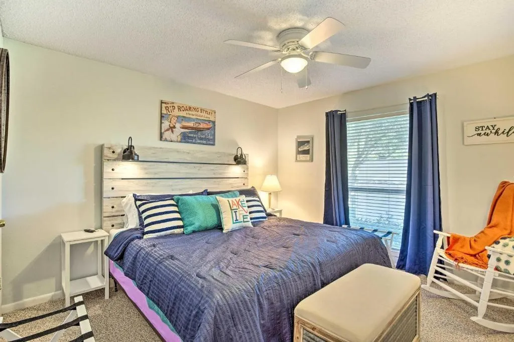 Single Family Residence For Sale in Henderson County , 108 Camino Robles Street, Gun Barrel City, Texas 75156, 4 Bedrooms, 2 Bathrooms, Garage spaces, 1,524 Sqft, built in 1972, Price $475,000, mls#21315748, Real Estate Agent in Gun Barrel City, Homes For Sale in Henderson county, Homes For Sale in Gun Barrel City, Realtor in Gun Barrel City Texas, Real Estate Brokerage Independent Realty Texas, Luminita Cordes Realtor