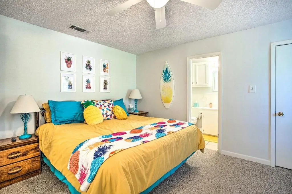 Single Family Residence For Sale in Henderson County , 108 Camino Robles Street, Gun Barrel City, Texas 75156, 4 Bedrooms, 2 Bathrooms, Garage spaces, 1,524 Sqft, built in 1972, Price $475,000, mls#21315748, Real Estate Agent in Gun Barrel City, Homes For Sale in Henderson county, Homes For Sale in Gun Barrel City, Realtor in Gun Barrel City Texas, Real Estate Brokerage Independent Realty Texas, Luminita Cordes Realtor