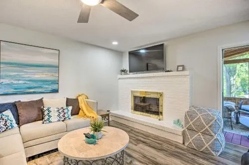 Single Family Residence For Sale in Henderson County , 108 Camino Robles Street, Gun Barrel City, Texas 75156, 4 Bedrooms, 2 Bathrooms, Garage spaces, 1,524 Sqft, built in 1972, Price $475,000, mls#21315748, Real Estate Agent in Gun Barrel City, Homes For Sale in Henderson county, Homes For Sale in Gun Barrel City, Realtor in Gun Barrel City Texas, Real Estate Brokerage Independent Realty Texas, Luminita Cordes Realtor