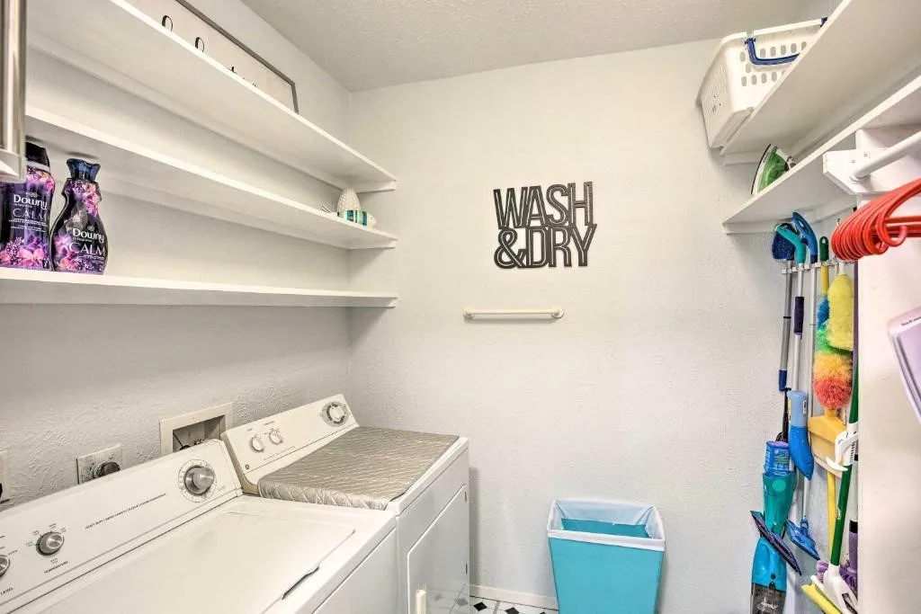 Single Family Residence For Sale in Henderson County , 108 Camino Robles Street, Gun Barrel City, Texas 75156, 4 Bedrooms, 2 Bathrooms, Garage spaces, 1,524 Sqft, built in 1972, Price $475,000, mls#21315748, Real Estate Agent in Gun Barrel City, Homes For Sale in Henderson county, Homes For Sale in Gun Barrel City, Realtor in Gun Barrel City Texas, Real Estate Brokerage Independent Realty Texas, Luminita Cordes Realtor