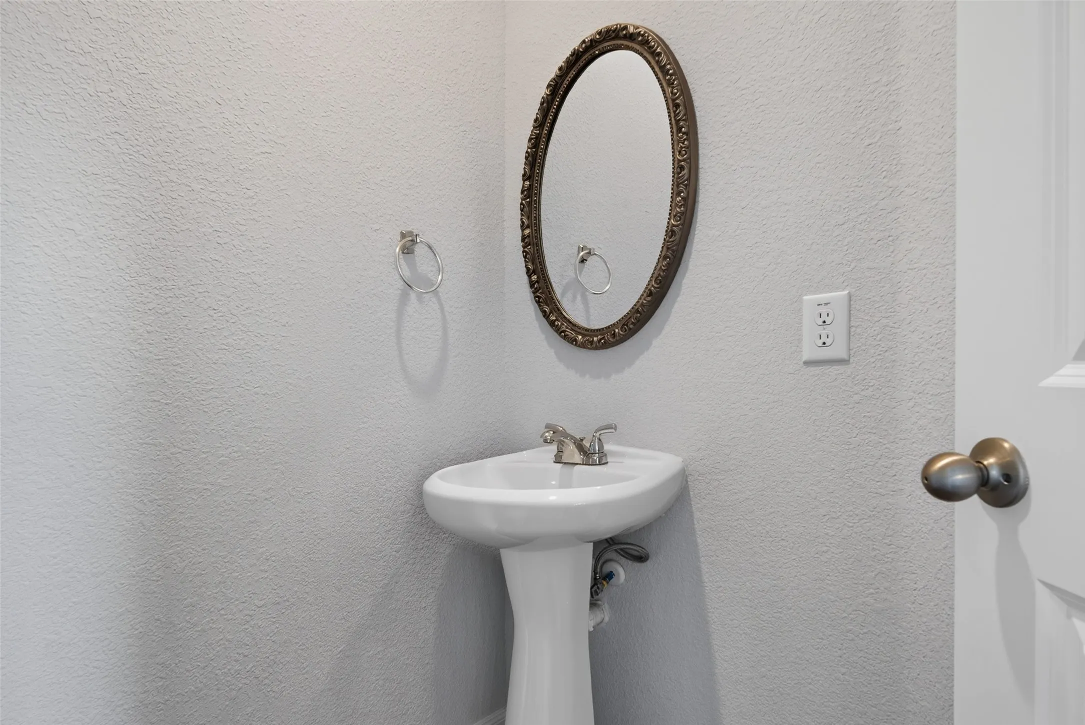 Single Family Residence For Sale in Kaufman County , 2020 Bronte Drive, Forney, Texas 75126, 4 Bedroom, 3 Bathroom, 2 Garage spaces, 2,440 Sqft, built in 2019, mls#21317824, Real Estate Agent in Forney, Homes For Sale in Kaufman county, Homes For Sale in Forney, Realtor in Forney Texas, Real Estate Brokerage Independent Realty Texas, Luminita Cordes Realtor