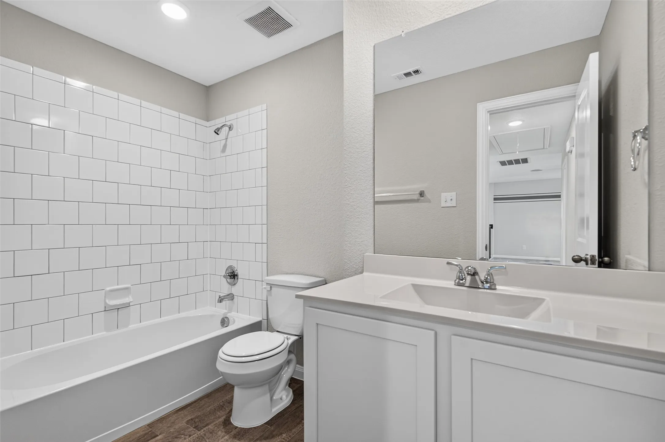 Single Family Residence For Sale in Kaufman County , 2020 Bronte Drive, Forney, Texas 75126, 4 Bedroom, 3 Bathroom, 2 Garage spaces, 2,440 Sqft, built in 2019, mls#21317824, Real Estate Agent in Forney, Homes For Sale in Kaufman county, Homes For Sale in Forney, Realtor in Forney Texas, Real Estate Brokerage Independent Realty Texas, Luminita Cordes Realtor