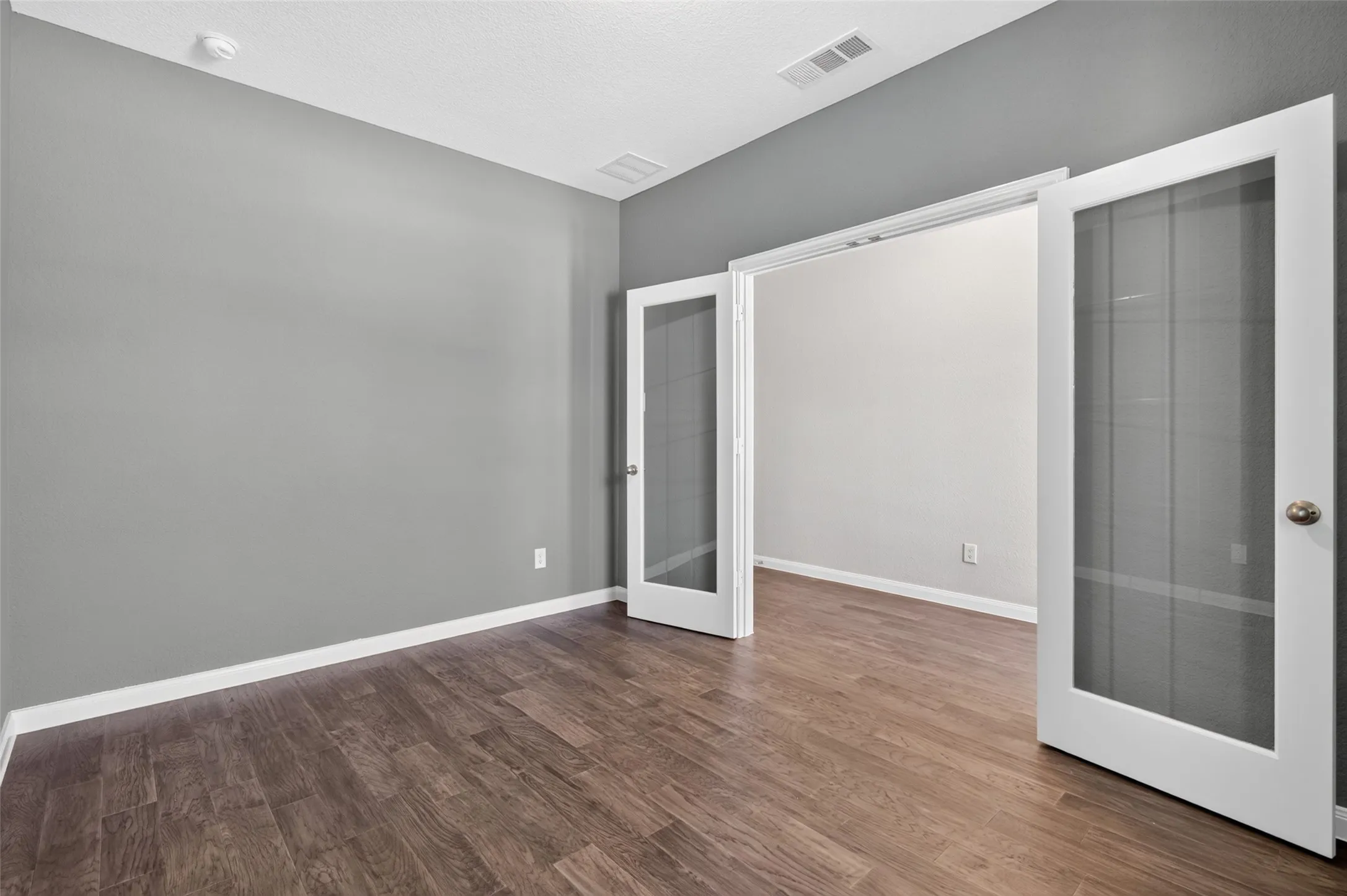 Single Family Residence For Sale in Kaufman County , 2020 Bronte Drive, Forney, Texas 75126, 4 Bedroom, 3 Bathroom, 2 Garage spaces, 2,440 Sqft, built in 2019, mls#21317824, Real Estate Agent in Forney, Homes For Sale in Kaufman county, Homes For Sale in Forney, Realtor in Forney Texas, Real Estate Brokerage Independent Realty Texas, Luminita Cordes Realtor