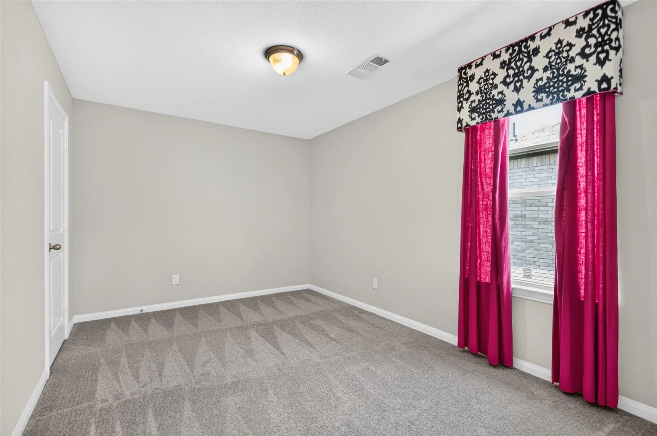 Single Family Residence For Sale in Kaufman County , 2020 Bronte Drive, Forney, Texas 75126, 4 Bedroom, 3 Bathroom, 2 Garage spaces, 2,440 Sqft, built in 2019, mls#21317824, Real Estate Agent in Forney, Homes For Sale in Kaufman county, Homes For Sale in Forney, Realtor in Forney Texas, Real Estate Brokerage Independent Realty Texas, Luminita Cordes Realtor