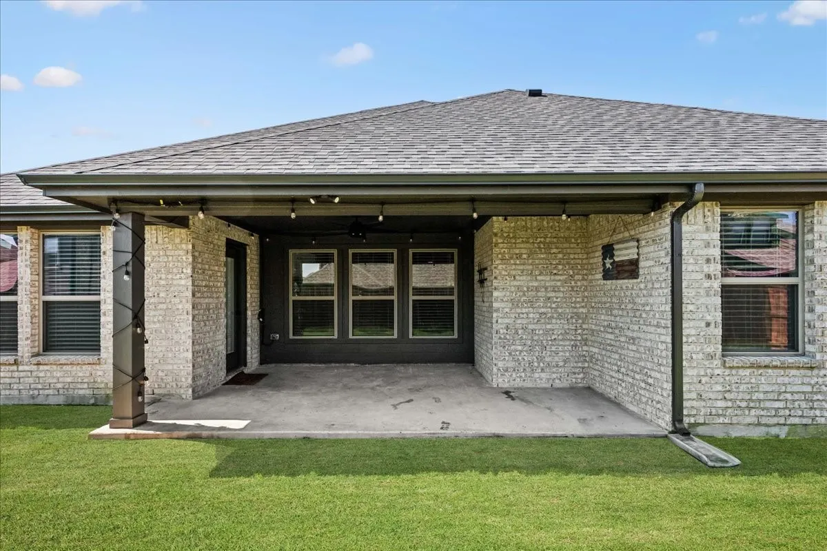 Single Family Residence For Sale in Ellis County , 541 Harvest Grove Drive, Waxahachie, Texas 75165, 3 Bedroom, 2 Bathroom, 2 Garage spaces, 2,295 Sqft, built in 2020, mls#21300893, Real Estate Agent in Waxahachie, Homes For Sale in Ellis county, Homes For Sale in Waxahachie, Realtor in Waxahachie Texas, Real Estate Brokerage Independent Realty Texas, Luminita Cordes Realtor