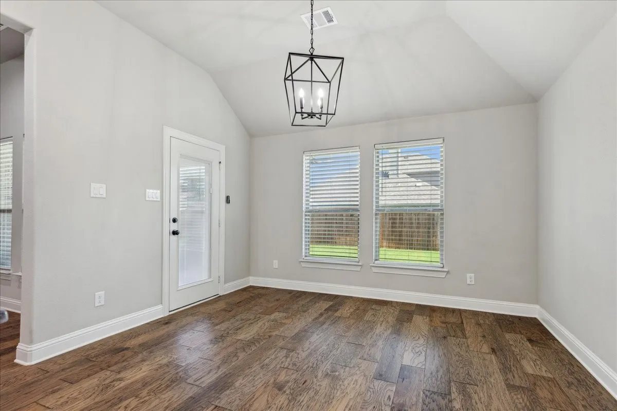 Single Family Residence For Sale in Ellis County , 541 Harvest Grove Drive, Waxahachie, Texas 75165, 3 Bedroom, 2 Bathroom, 2 Garage spaces, 2,295 Sqft, built in 2020, mls#21300893, Real Estate Agent in Waxahachie, Homes For Sale in Ellis county, Homes For Sale in Waxahachie, Realtor in Waxahachie Texas, Real Estate Brokerage Independent Realty Texas, Luminita Cordes Realtor