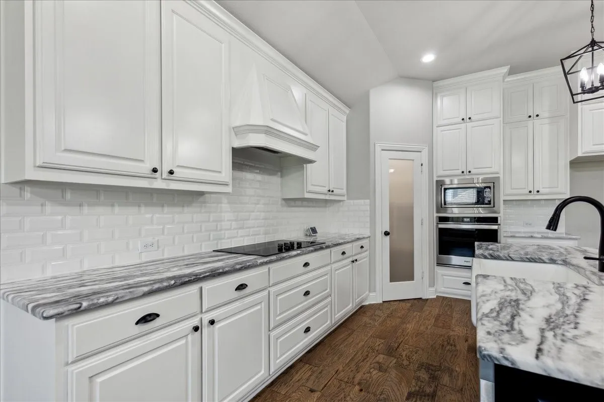 Single Family Residence For Sale in Ellis County , 541 Harvest Grove Drive, Waxahachie, Texas 75165, 3 Bedroom, 2 Bathroom, 2 Garage spaces, 2,295 Sqft, built in 2020, mls#21300893, Real Estate Agent in Waxahachie, Homes For Sale in Ellis county, Homes For Sale in Waxahachie, Realtor in Waxahachie Texas, Real Estate Brokerage Independent Realty Texas, Luminita Cordes Realtor