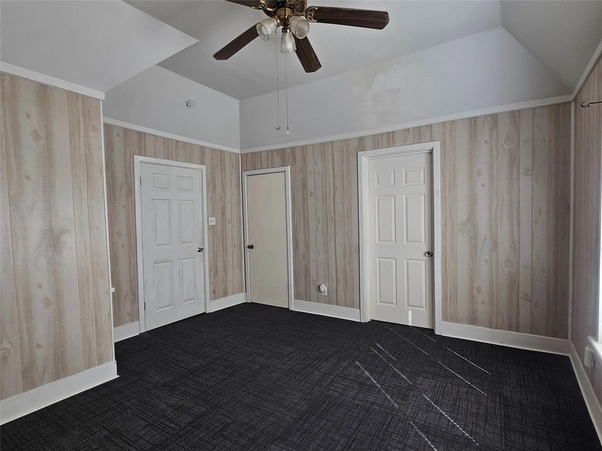 Single Family Residence For Sale in Clay County , 101 S Walnut Avenue, Petrolia, Texas 76377, 3 Bedroom, 2 Bathroom, Garage spaces, 1,264 Sqft, built in 1920, mls#21320090, Real Estate Agent in Petrolia, Homes For Sale in Clay county, Homes For Sale in Petrolia, Realtor in Petrolia Texas, Real Estate Brokerage Independent Realty Texas, Luminita Cordes Realtor