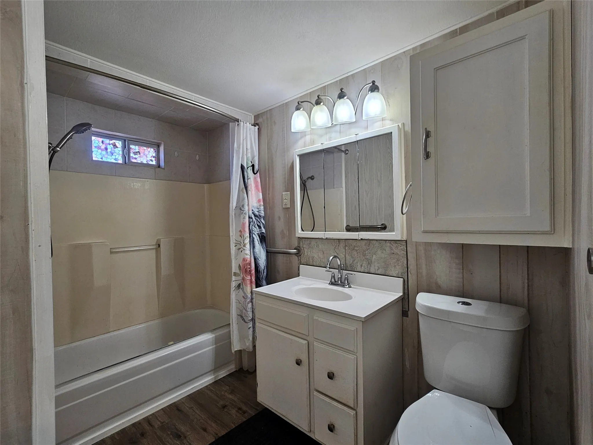 Single Family Residence For Sale in Clay County , 101 S Walnut Avenue, Petrolia, Texas 76377, 3 Bedroom, 2 Bathroom, Garage spaces, 1,264 Sqft, built in 1920, mls#21320090, Real Estate Agent in Petrolia, Homes For Sale in Clay county, Homes For Sale in Petrolia, Realtor in Petrolia Texas, Real Estate Brokerage Independent Realty Texas, Luminita Cordes Realtor