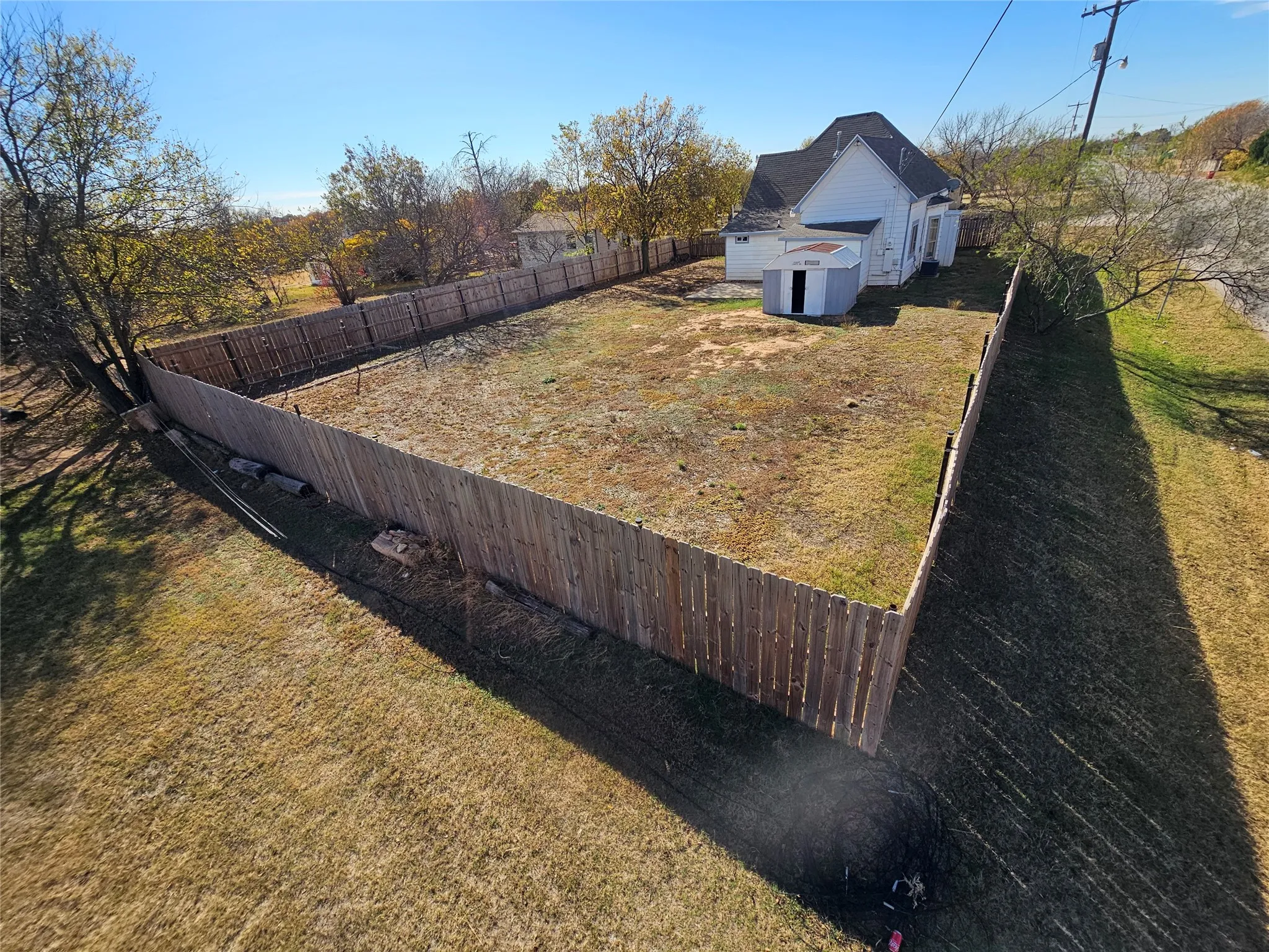 Single Family Residence For Sale in Clay County , 101 S Walnut Avenue, Petrolia, Texas 76377, 3 Bedroom, 2 Bathroom, Garage spaces, 1,264 Sqft, built in 1920, mls#21320090, Real Estate Agent in Petrolia, Homes For Sale in Clay county, Homes For Sale in Petrolia, Realtor in Petrolia Texas, Real Estate Brokerage Independent Realty Texas, Luminita Cordes Realtor