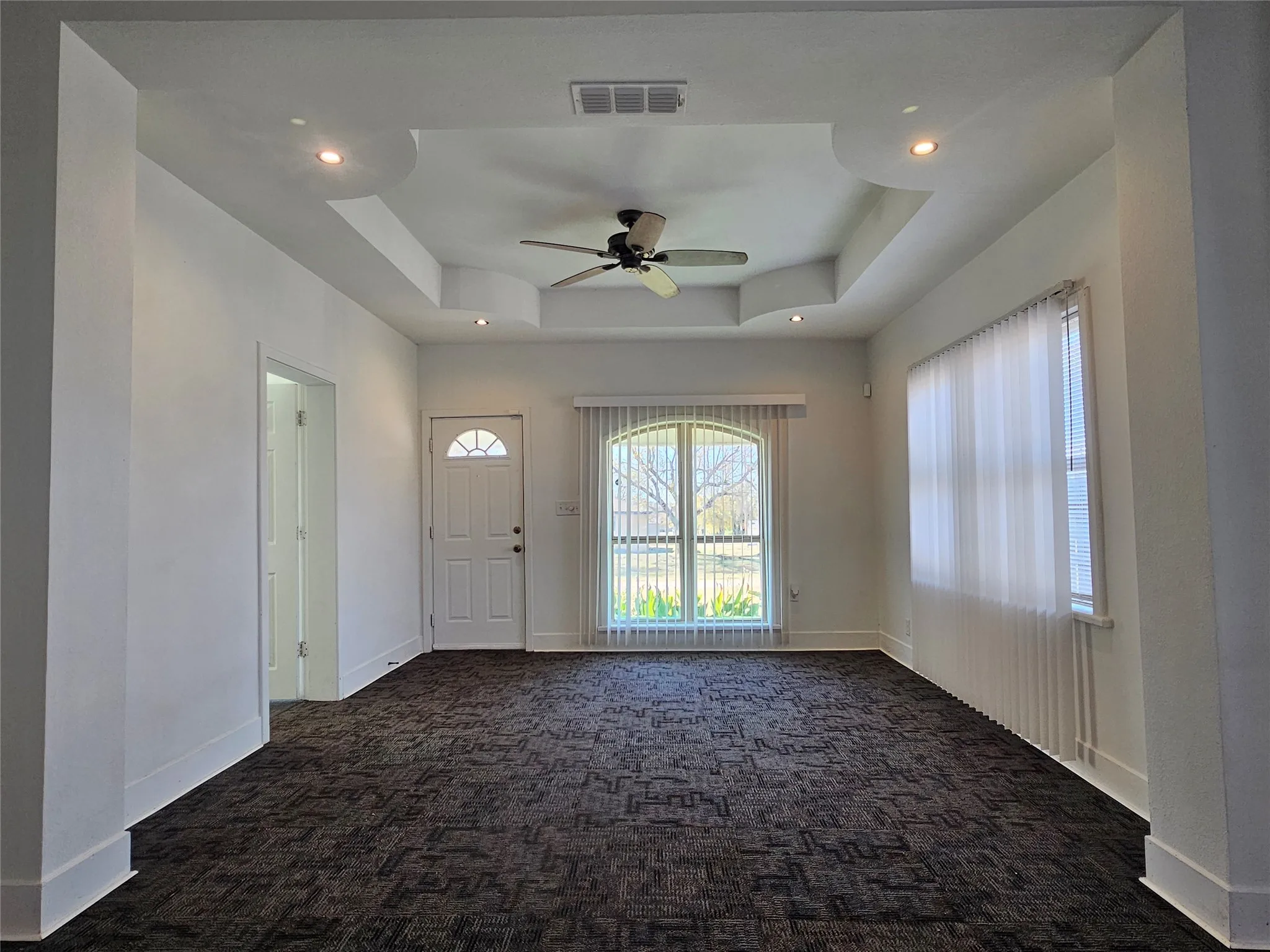Single Family Residence For Sale in Clay County , 101 S Walnut Avenue, Petrolia, Texas 76377, 3 Bedroom, 2 Bathroom, Garage spaces, 1,264 Sqft, built in 1920, mls#21320090, Real Estate Agent in Petrolia, Homes For Sale in Clay county, Homes For Sale in Petrolia, Realtor in Petrolia Texas, Real Estate Brokerage Independent Realty Texas, Luminita Cordes Realtor