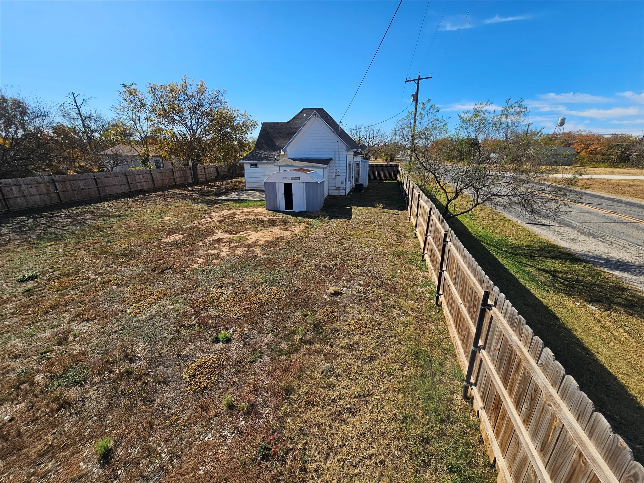 Single Family Residence For Sale in Clay County , 101 S Walnut Avenue, Petrolia, Texas 76377, 3 Bedroom, 2 Bathroom, Garage spaces, 1,264 Sqft, built in 1920, mls#21320090, Real Estate Agent in Petrolia, Homes For Sale in Clay county, Homes For Sale in Petrolia, Realtor in Petrolia Texas, Real Estate Brokerage Independent Realty Texas, Luminita Cordes Realtor