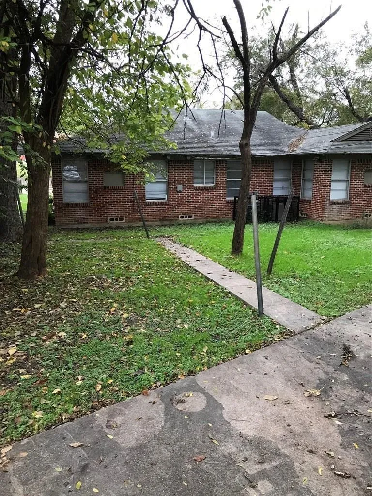 Duplex For Rent in Dallas County , 932 Harlandale Avenue 932, Dallas, Texas 75216, 2 Bedroom, 1 Bathroom, Garage spaces, 944 Sqft, built in 1953, mls#21319931, Real Estate Agent in Dallas, Homes For Rent in Dallas county, Homes For Rent in Dallas, Realtor in Dallas Texas, Real Estate Brokerage Independent Realty Texas, Luminita Cordes Realtor