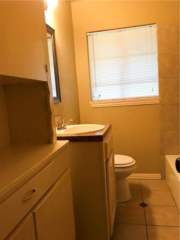 Duplex For Rent in Dallas County , 932 Harlandale Avenue 932, Dallas, Texas 75216, 2 Bedroom, 1 Bathroom, Garage spaces, 944 Sqft, built in 1953, mls#21319931, Real Estate Agent in Dallas, Homes For Rent in Dallas county, Homes For Rent in Dallas, Realtor in Dallas Texas, Real Estate Brokerage Independent Realty Texas, Luminita Cordes Realtor