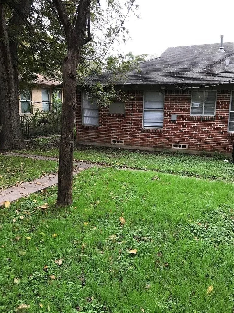 Duplex For Rent in Dallas County , 932 Harlandale Avenue 932, Dallas, Texas 75216, 2 Bedroom, 1 Bathroom, Garage spaces, 944 Sqft, built in 1953, mls#21319931, Real Estate Agent in Dallas, Homes For Rent in Dallas county, Homes For Rent in Dallas, Realtor in Dallas Texas, Real Estate Brokerage Independent Realty Texas, Luminita Cordes Realtor