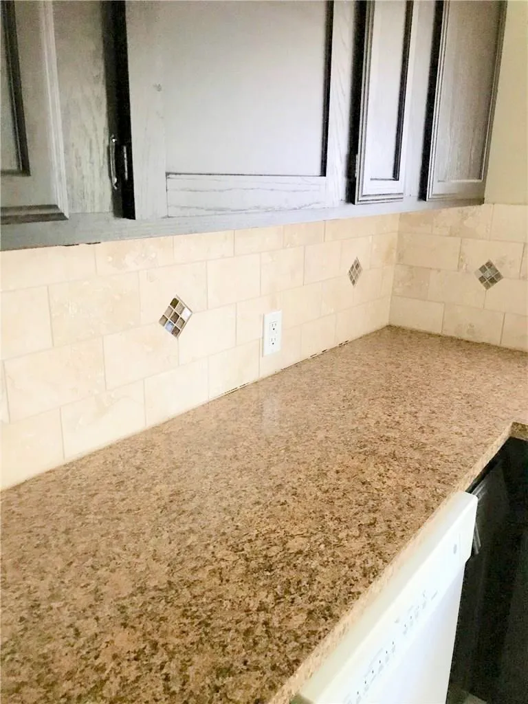 Duplex For Rent in Dallas County , 932 Harlandale Avenue 932, Dallas, Texas 75216, 2 Bedroom, 1 Bathroom, Garage spaces, 944 Sqft, built in 1953, mls#21319931, Real Estate Agent in Dallas, Homes For Rent in Dallas county, Homes For Rent in Dallas, Realtor in Dallas Texas, Real Estate Brokerage Independent Realty Texas, Luminita Cordes Realtor